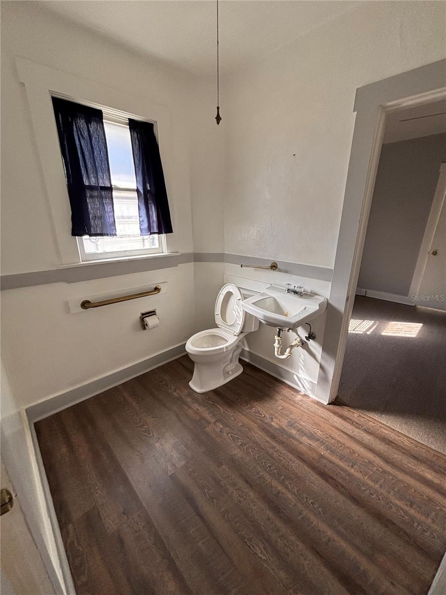 Image 11 of 11 For 1024 8th Avenue