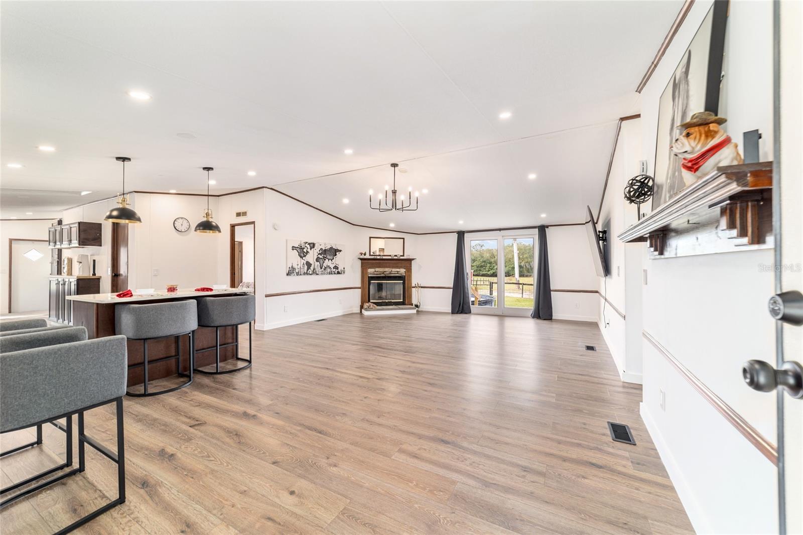 Image 12 of 63 For 5150 117 Avenue