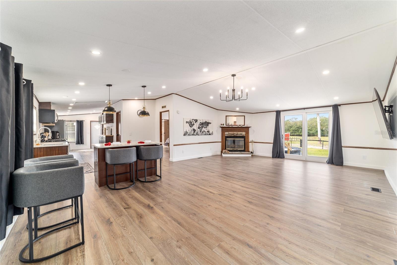 Image 13 of 63 For 5150 117 Avenue