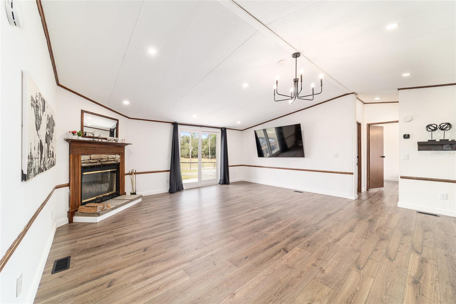 Image 18 of 63 For 5150 117 Avenue