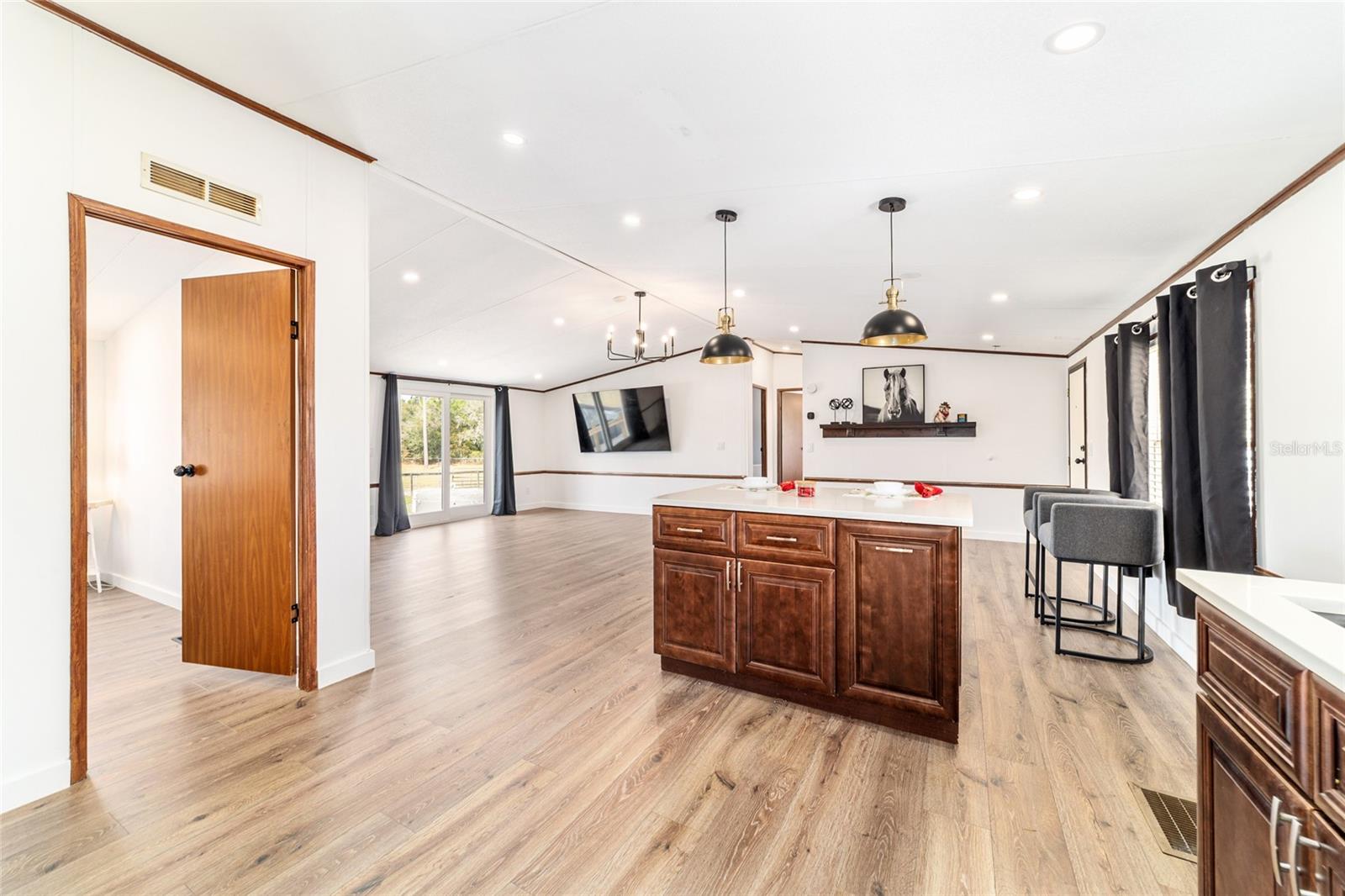 Image 28 of 63 For 5150 117 Avenue