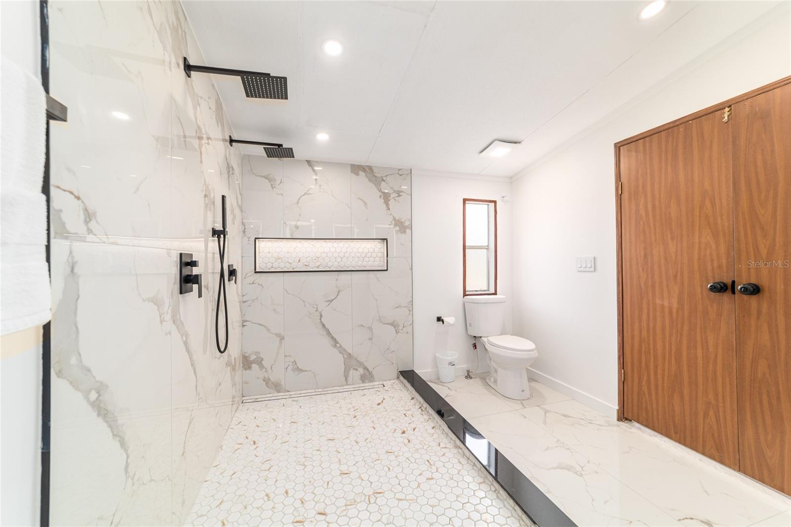 Image 34 of 63 For 5150 117 Avenue