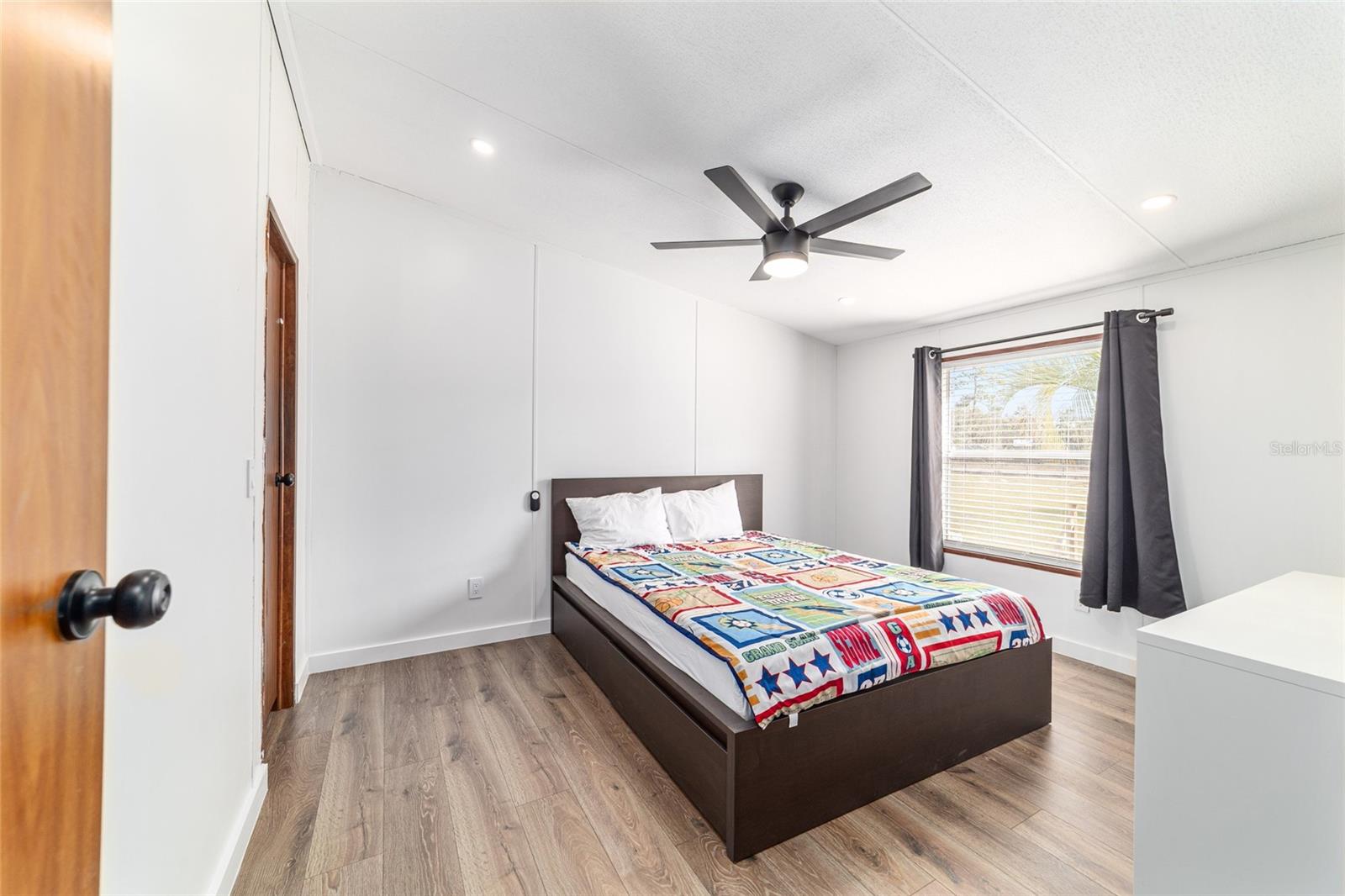 Image 40 of 63 For 5150 117 Avenue