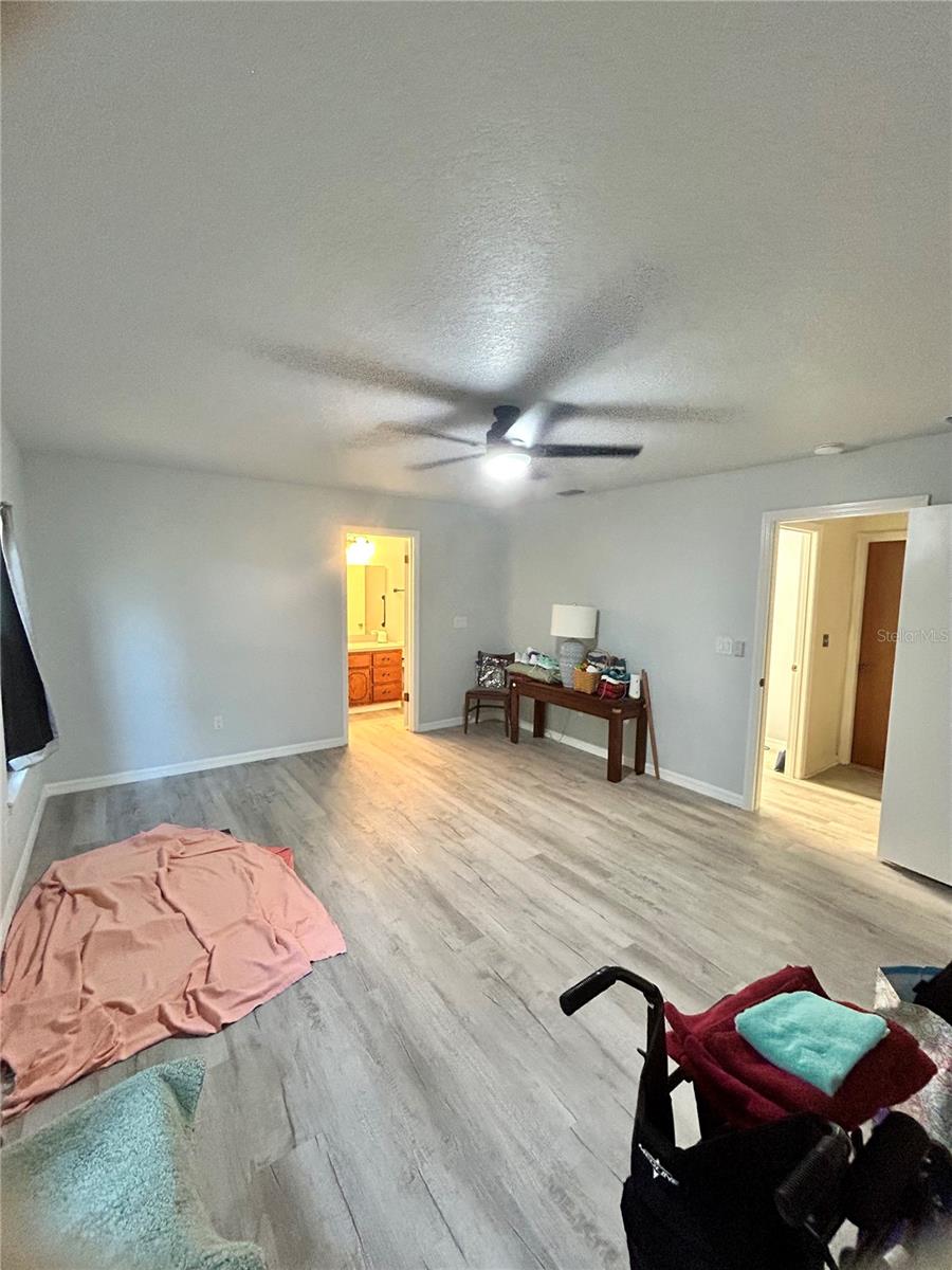 Image 15 of 34 For 3 Redwood Road