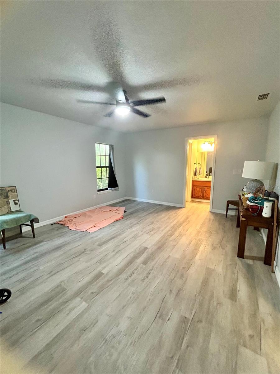 Image 16 of 34 For 3 Redwood Road