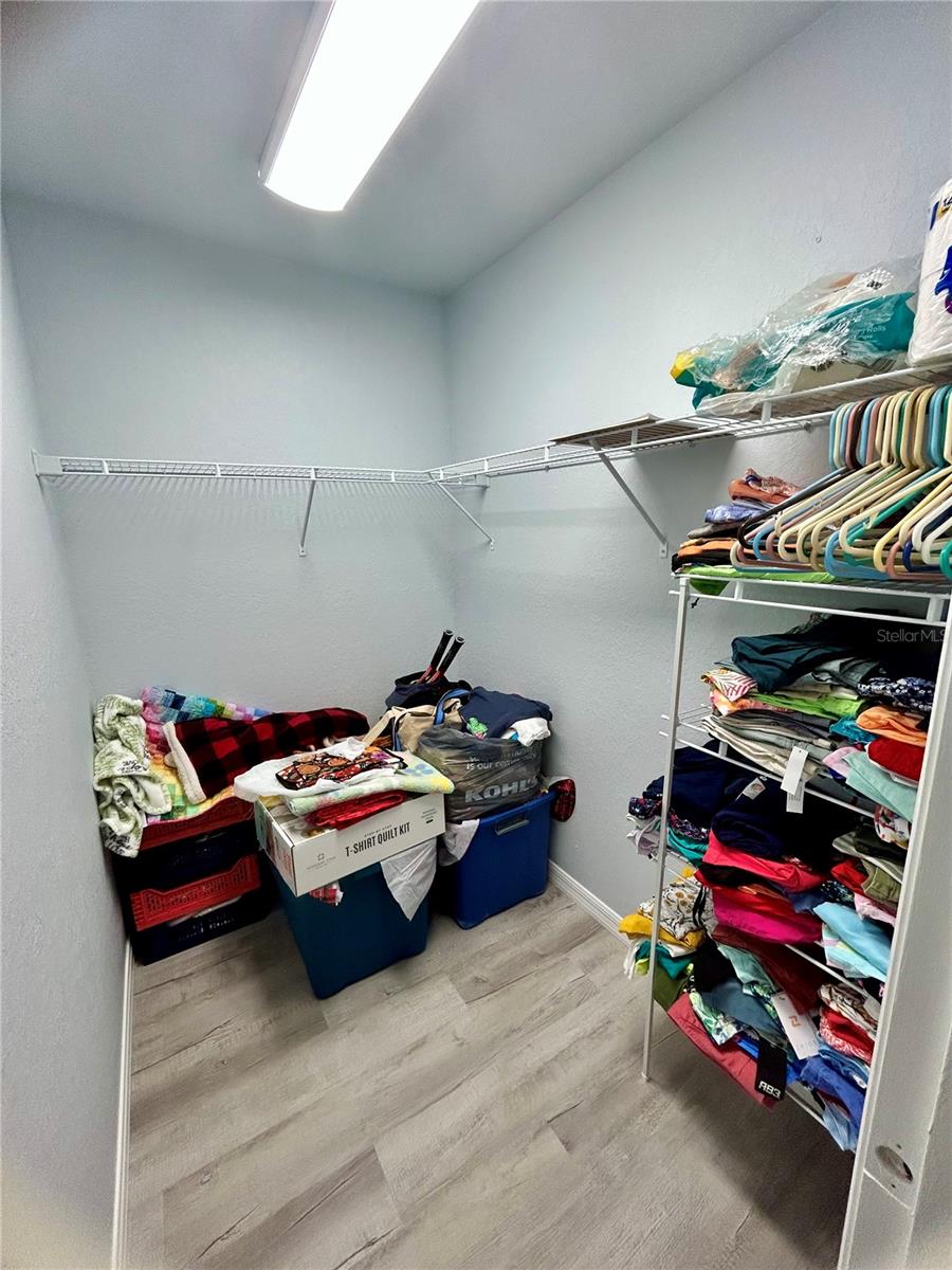 Image 17 of 34 For 3 Redwood Road