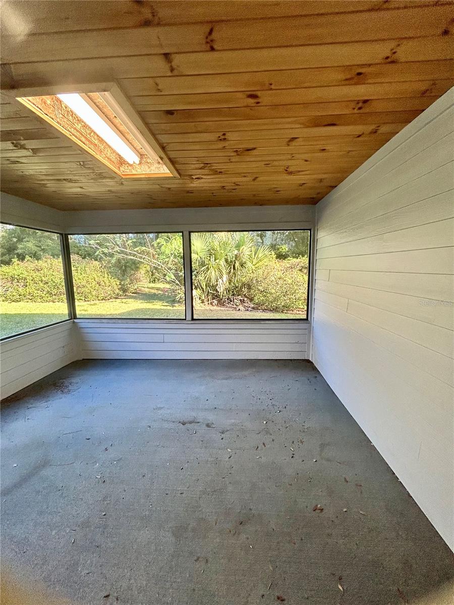 Image 22 of 34 For 3 Redwood Road