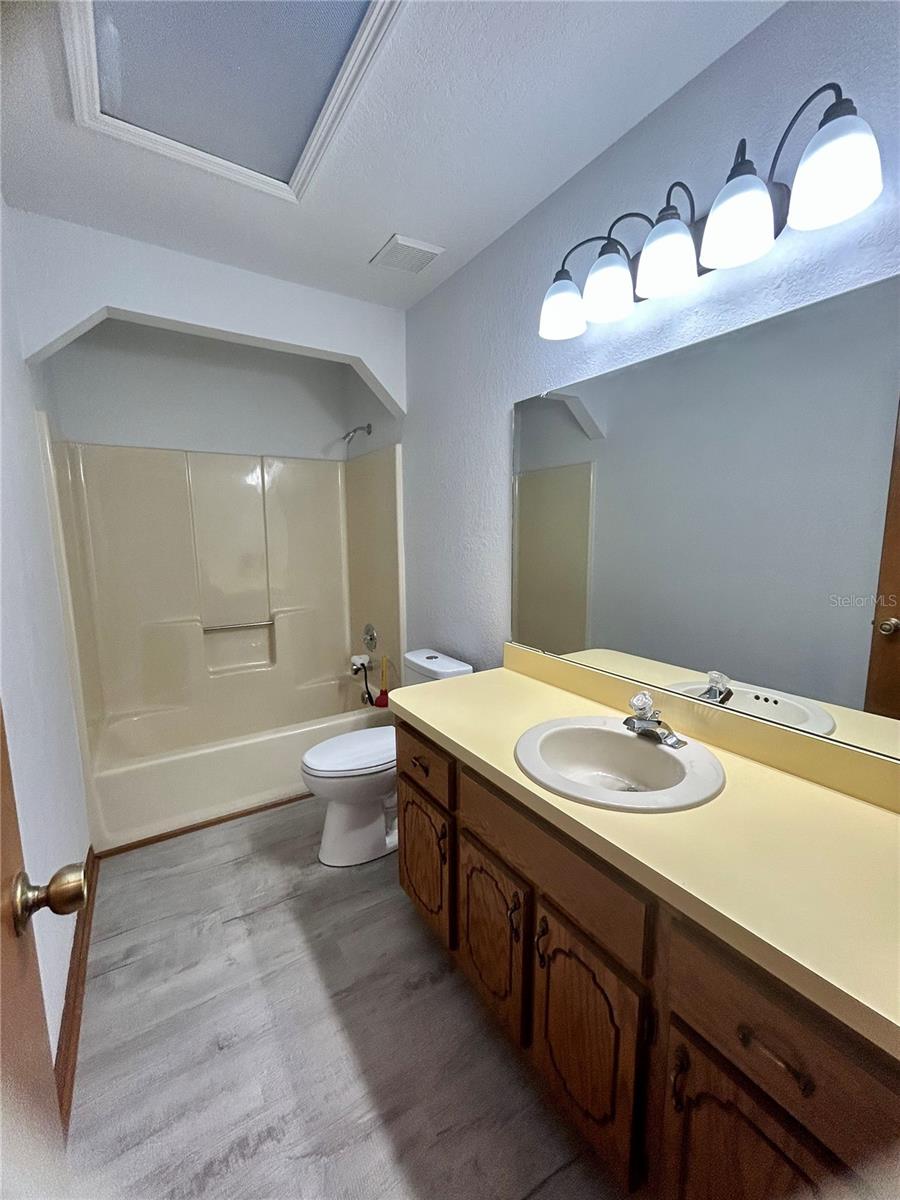 Image 24 of 34 For 3 Redwood Road