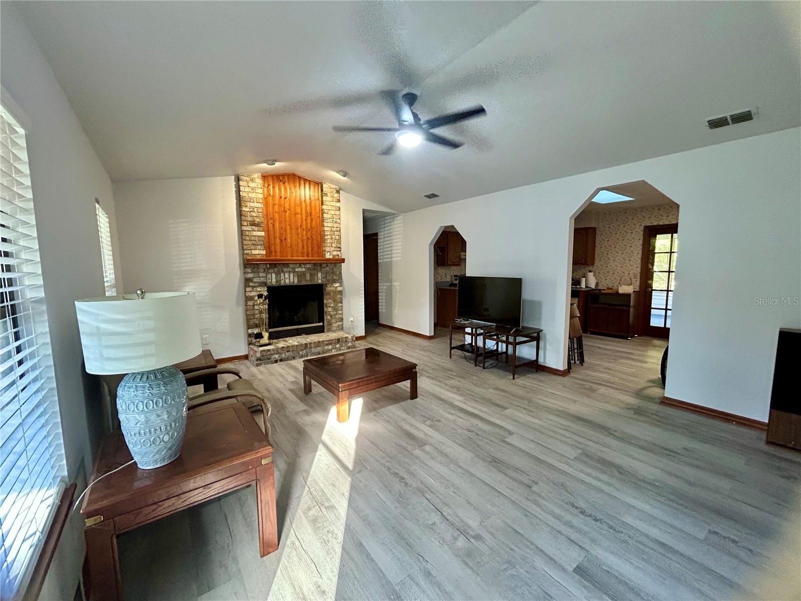 Image 6 of 34 For 3 Redwood Road