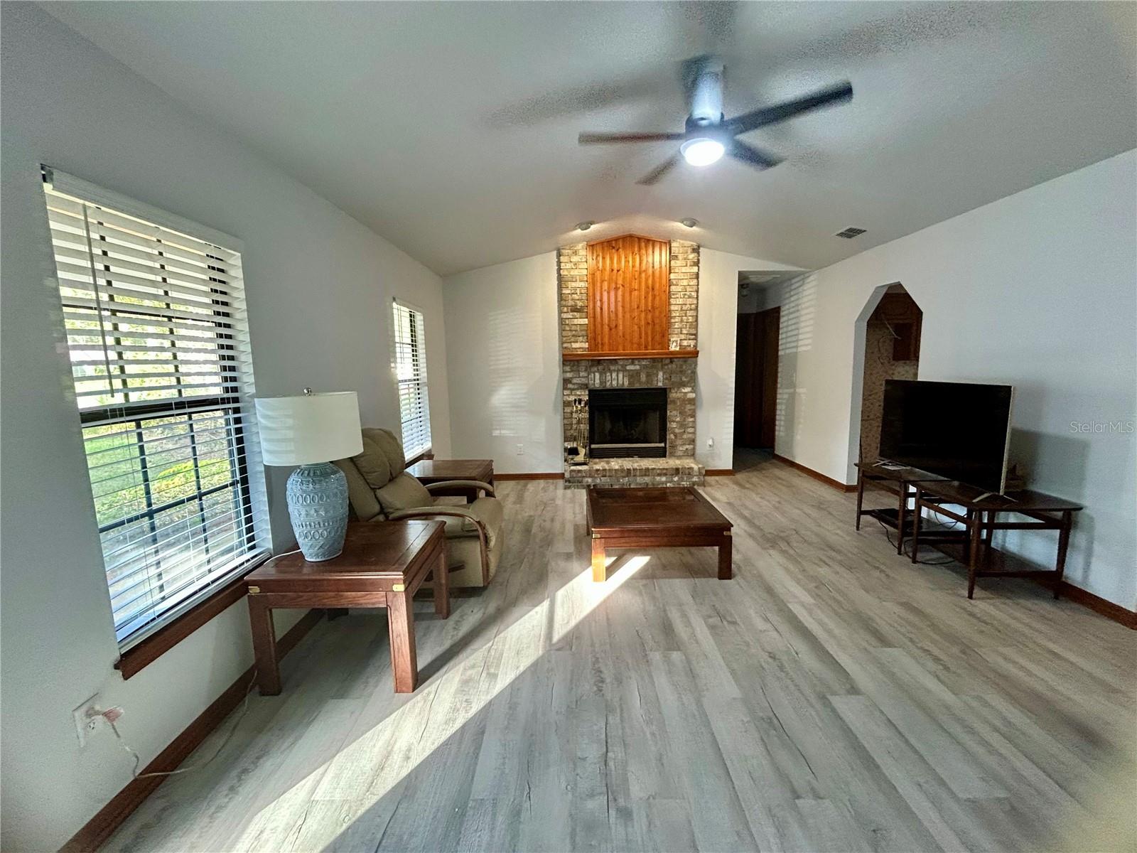 Image 7 of 34 For 3 Redwood Road