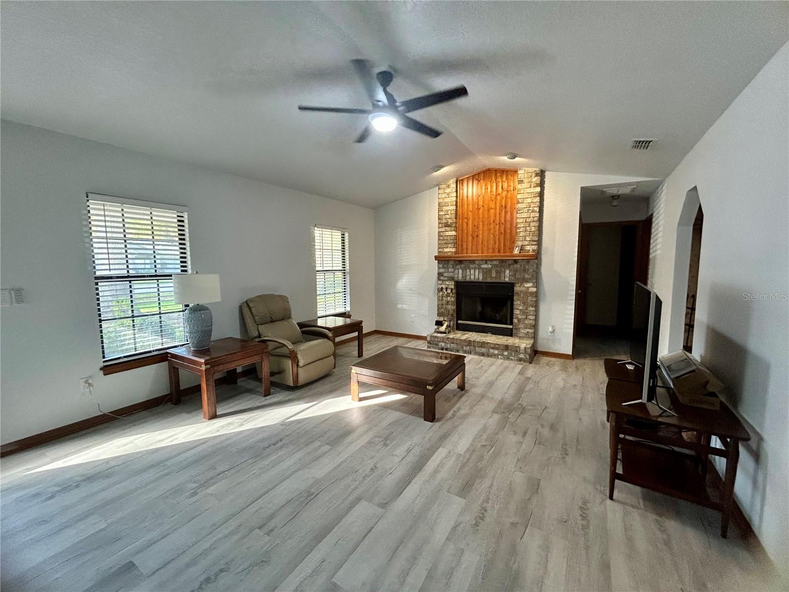 Image 8 of 34 For 3 Redwood Road