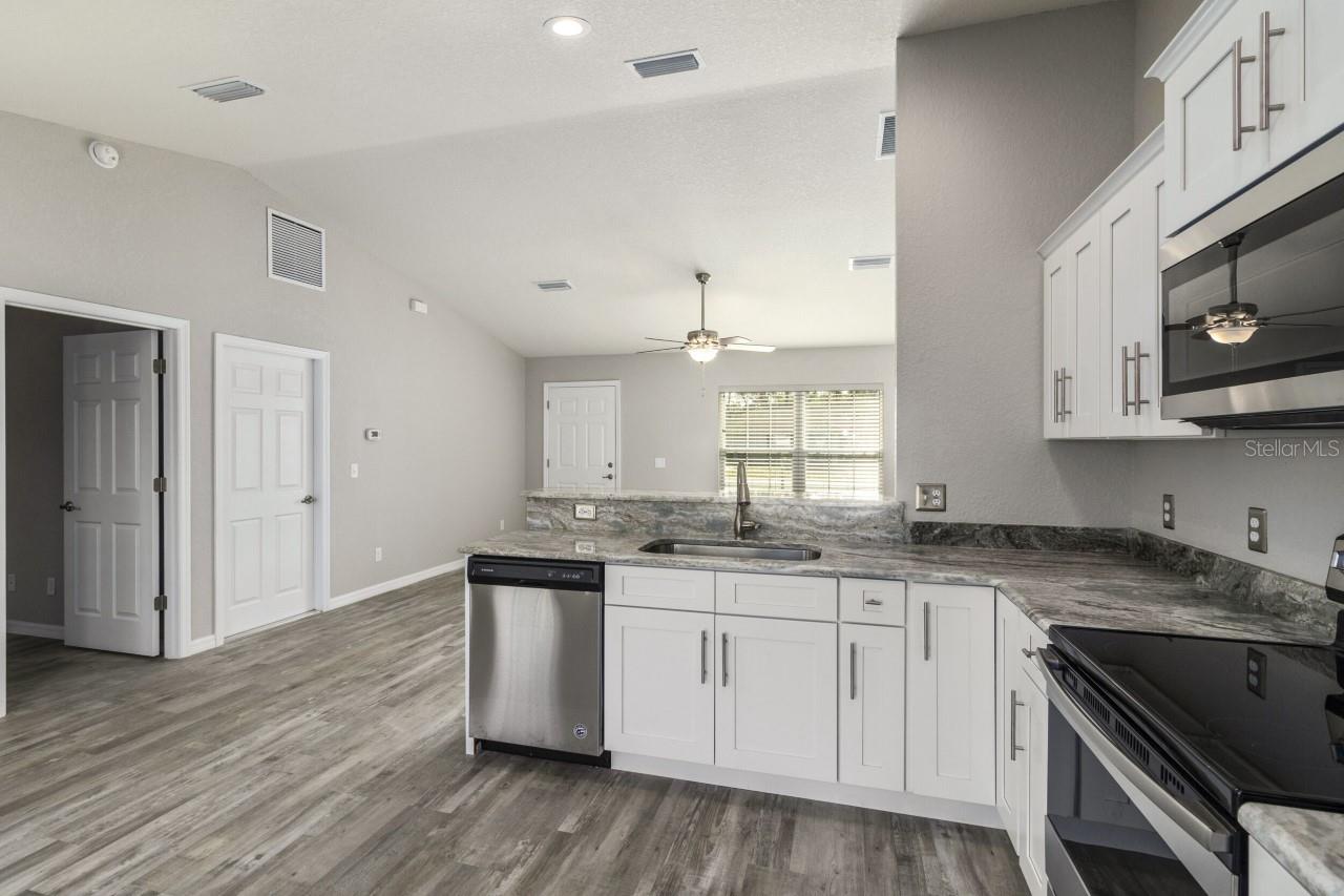 Image 8 of 19 For 13639 103rd Place