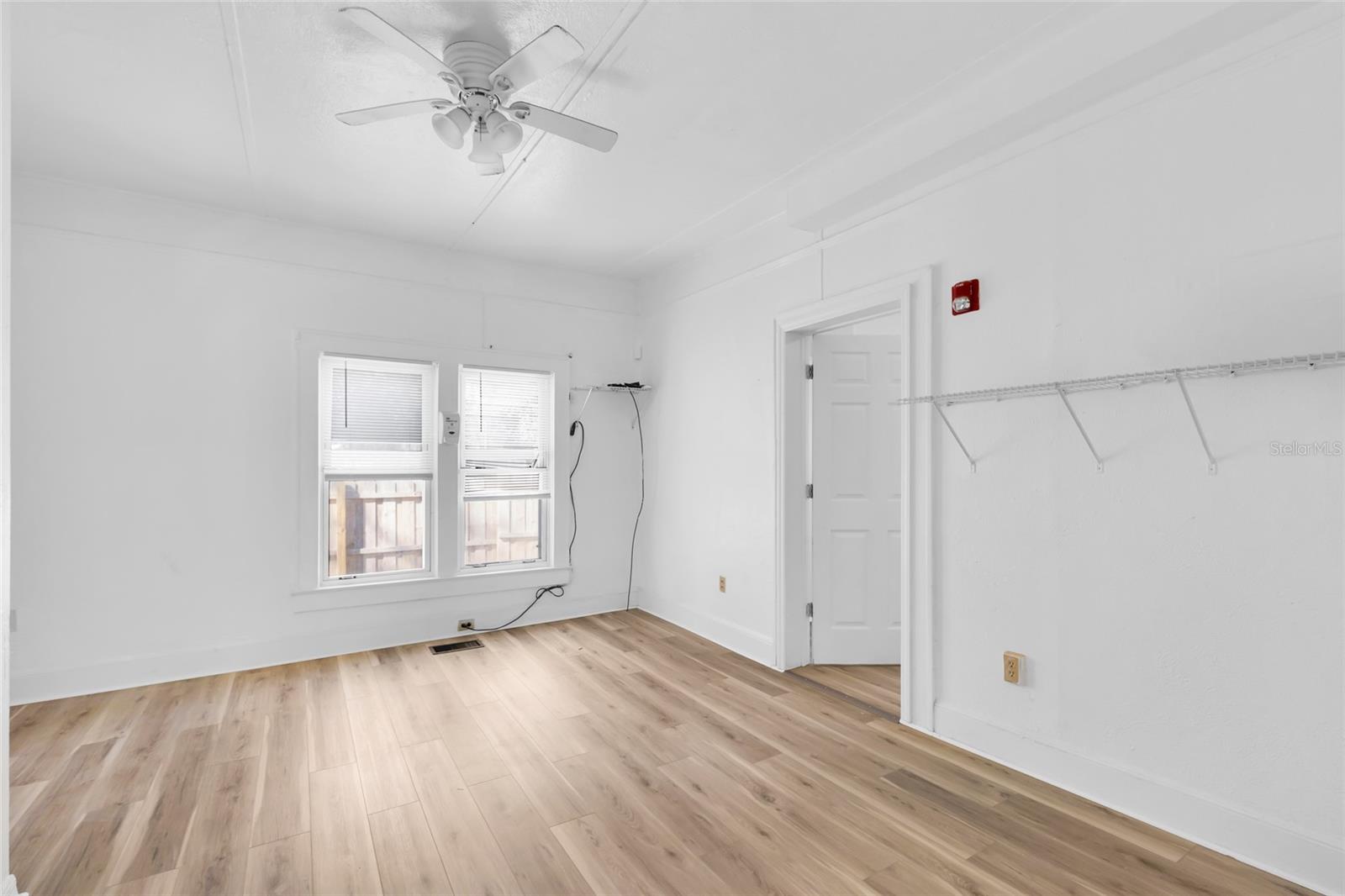 Image 11 of 72 For 1920 8th Road