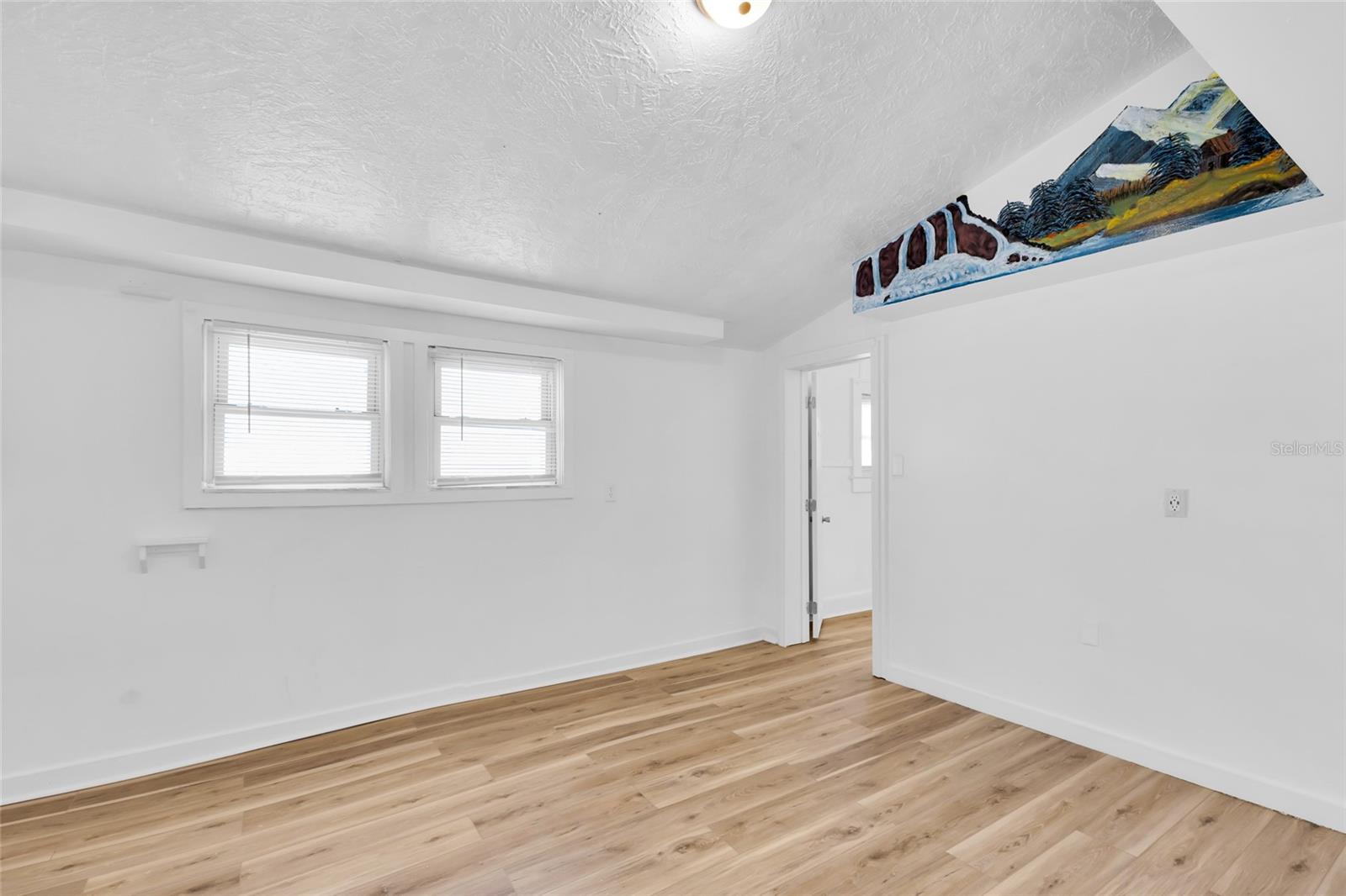 Image 18 of 72 For 1920 8th Road