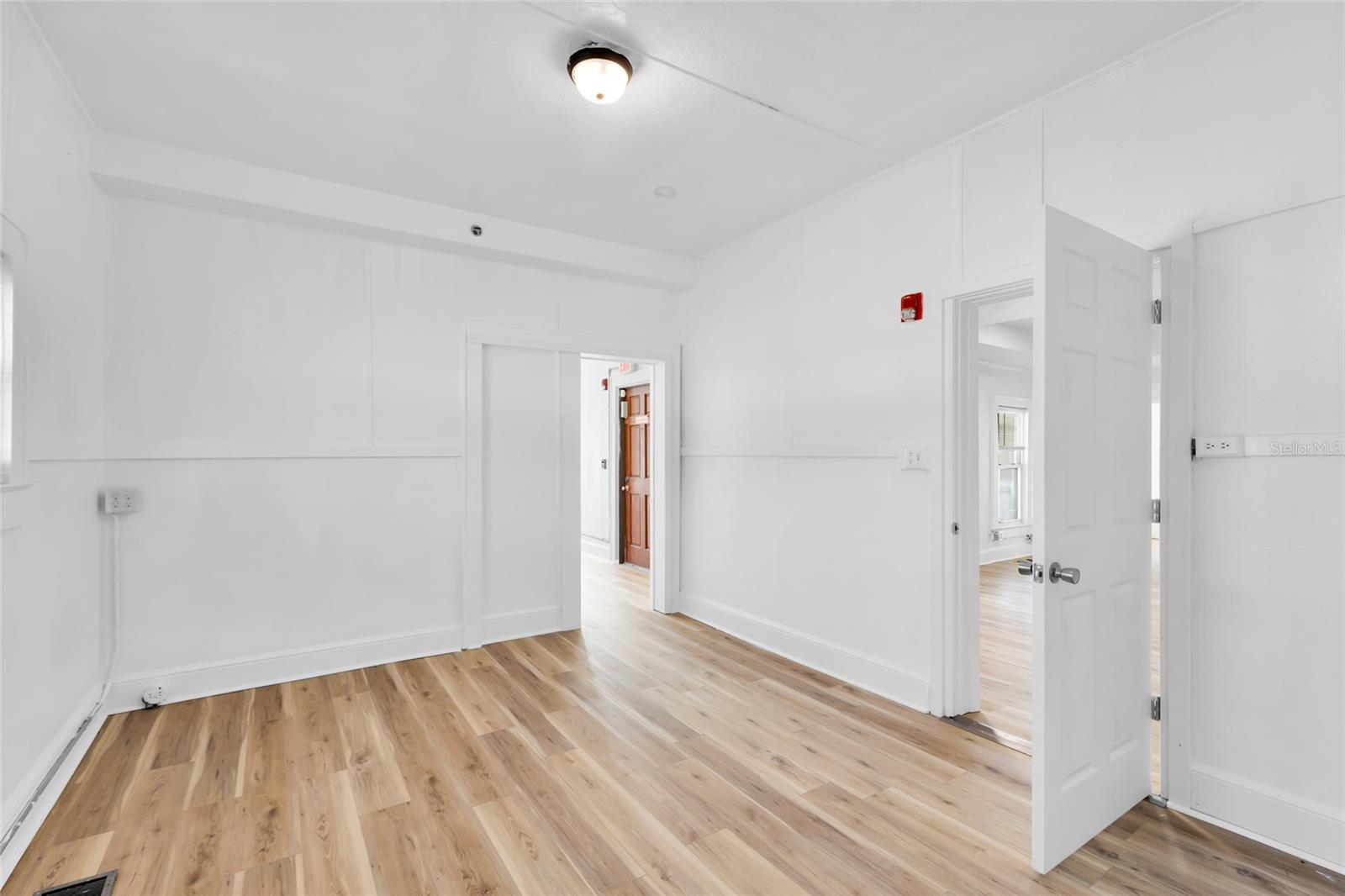 Image 19 of 72 For 1920 8th Road