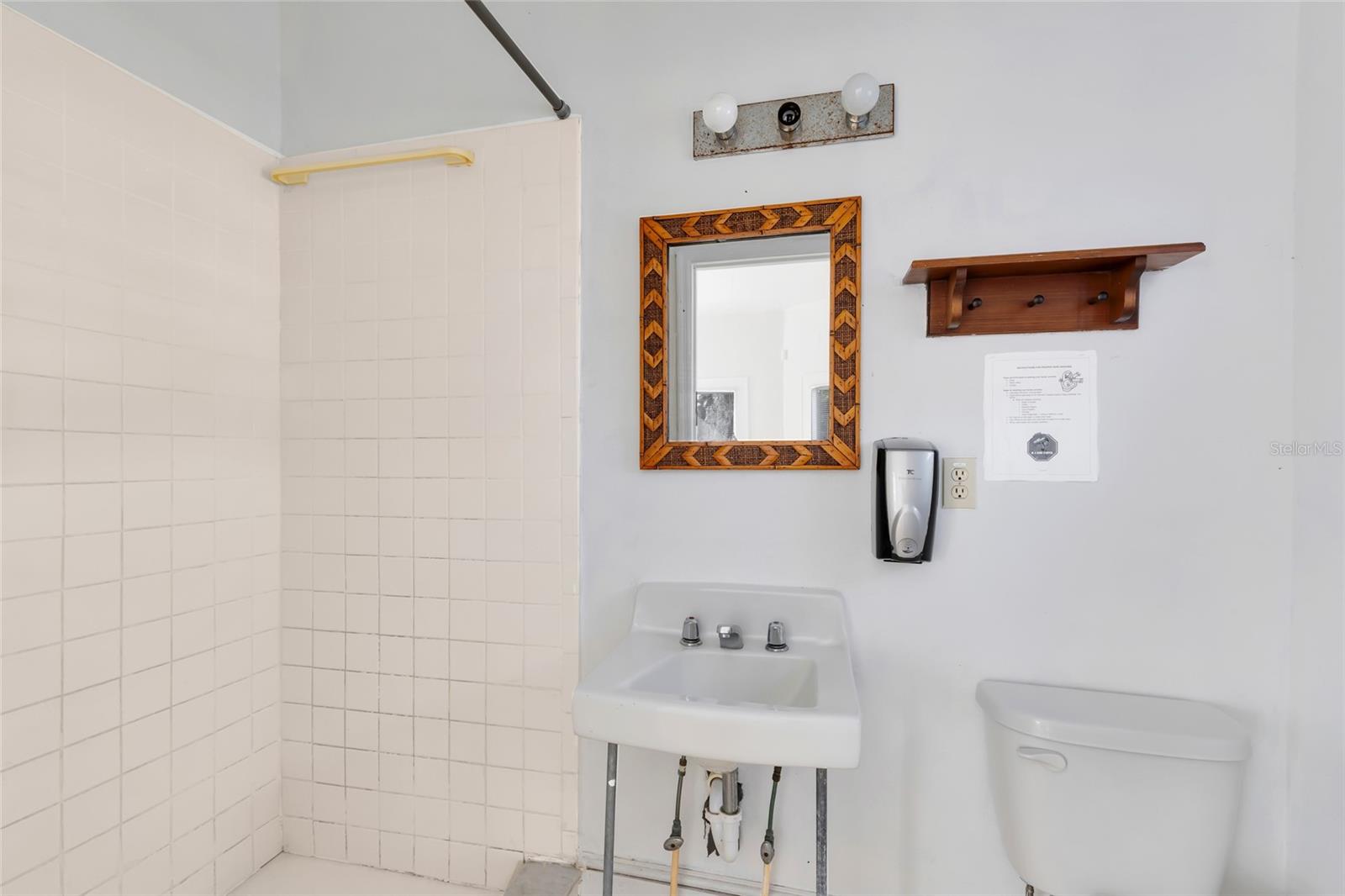 Image 21 of 72 For 1920 8th Road