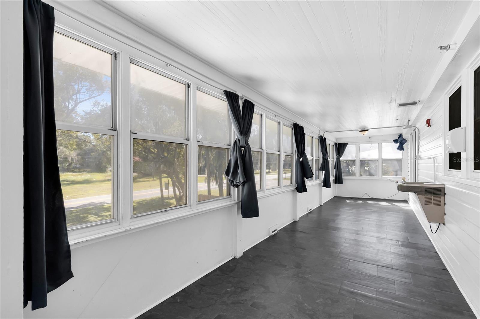 Image 27 of 72 For 1920 8th Road