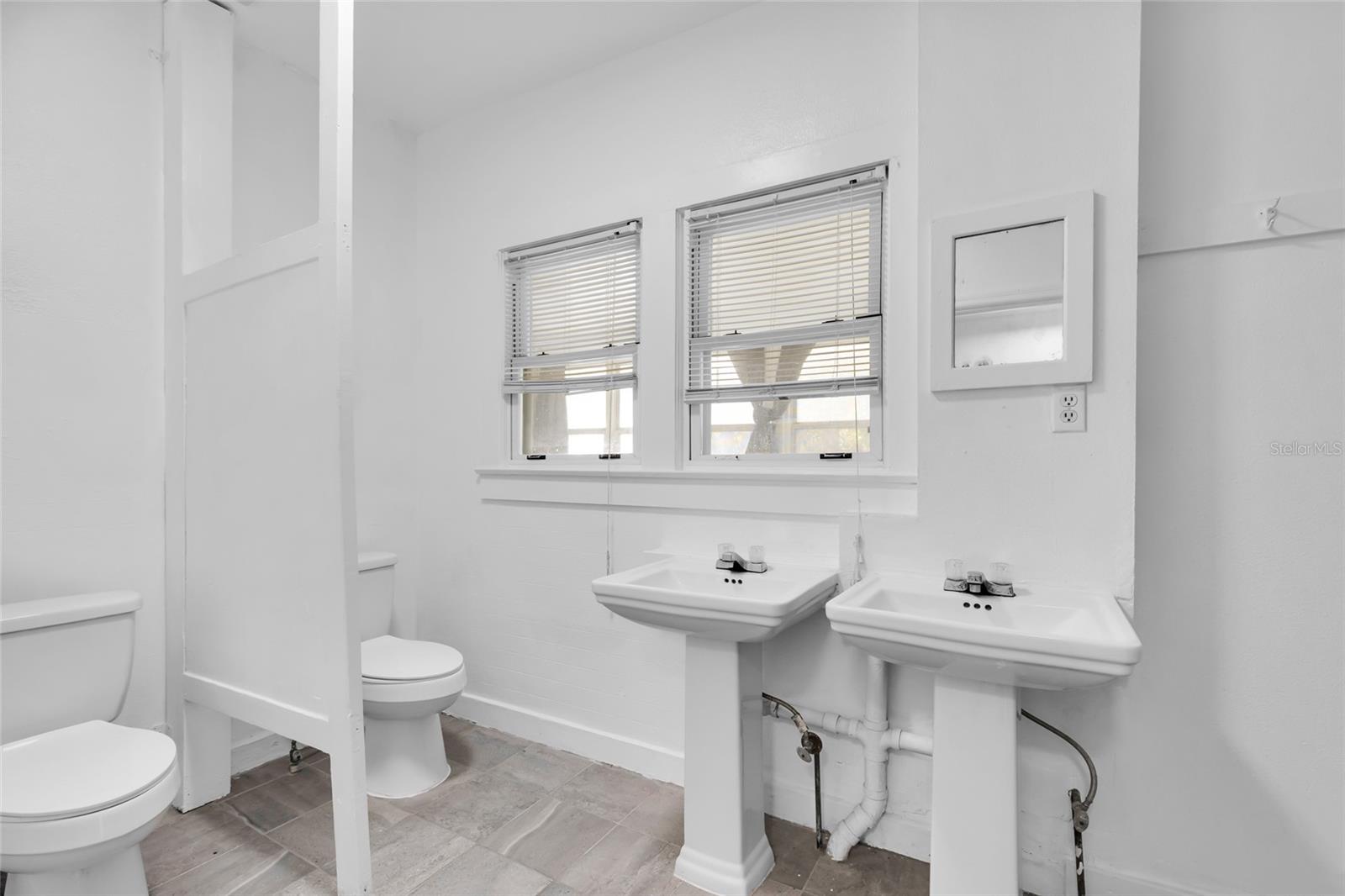 Image 29 of 72 For 1920 8th Road