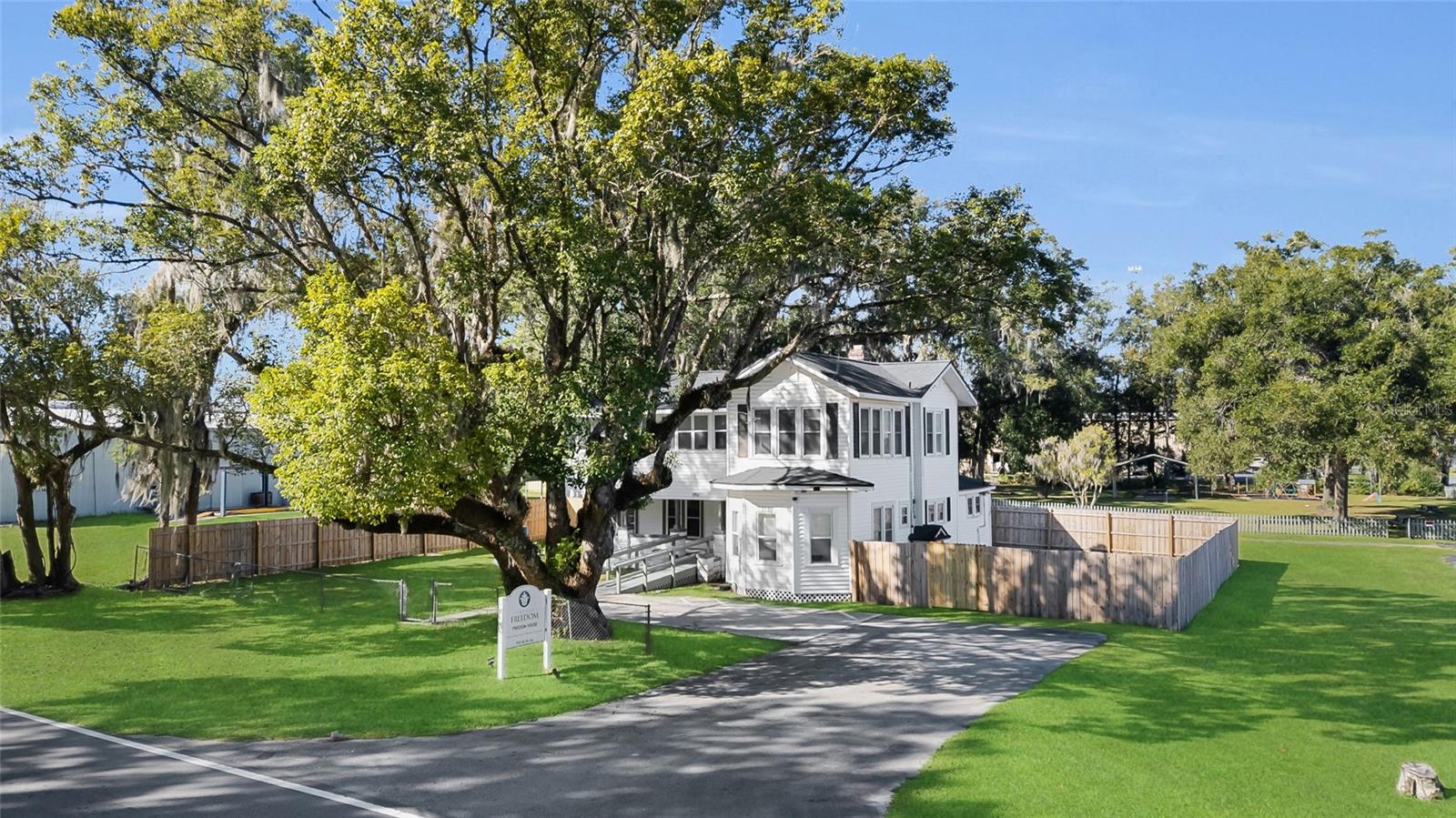 Image 33 of 72 For 1920 8th Road