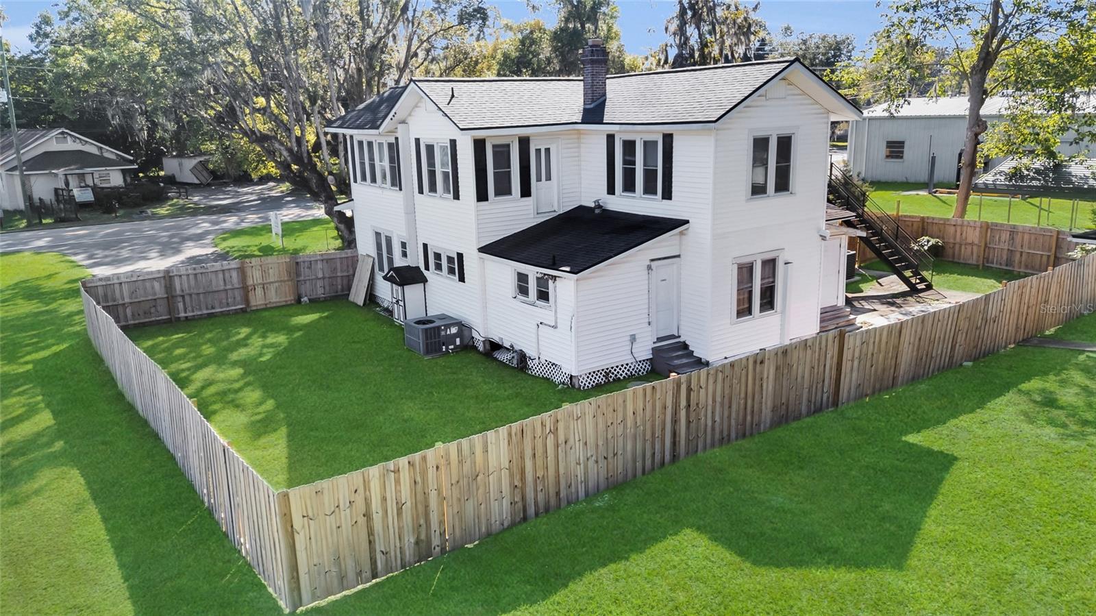 Image 36 of 72 For 1920 8th Road