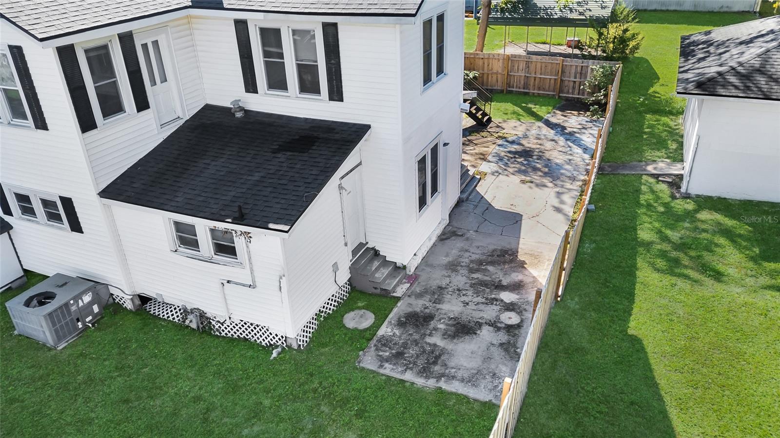 Image 42 of 72 For 1920 8th Road