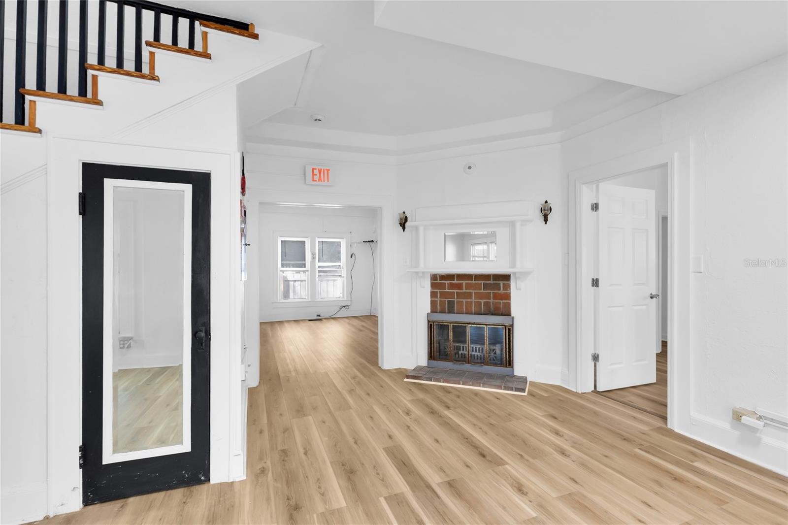 Image 7 of 72 For 1920 8th Road