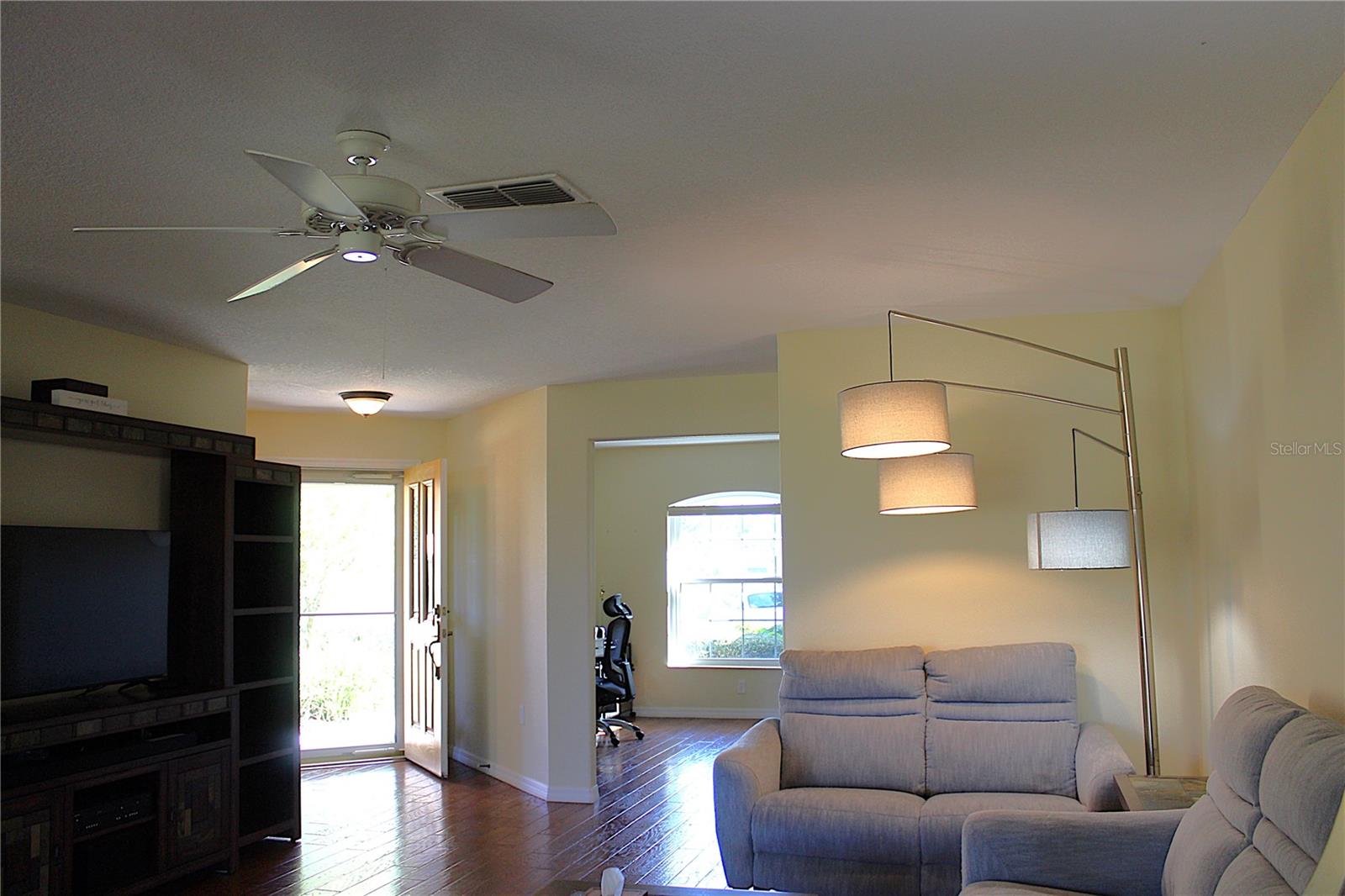 Image 29 of 38 For 9490 94th Court