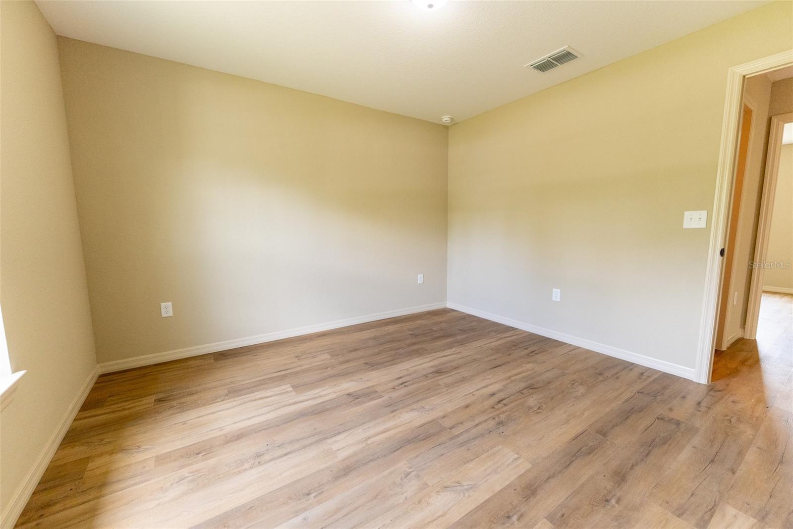 Image 31 of 42 For 7581 Santos Drive