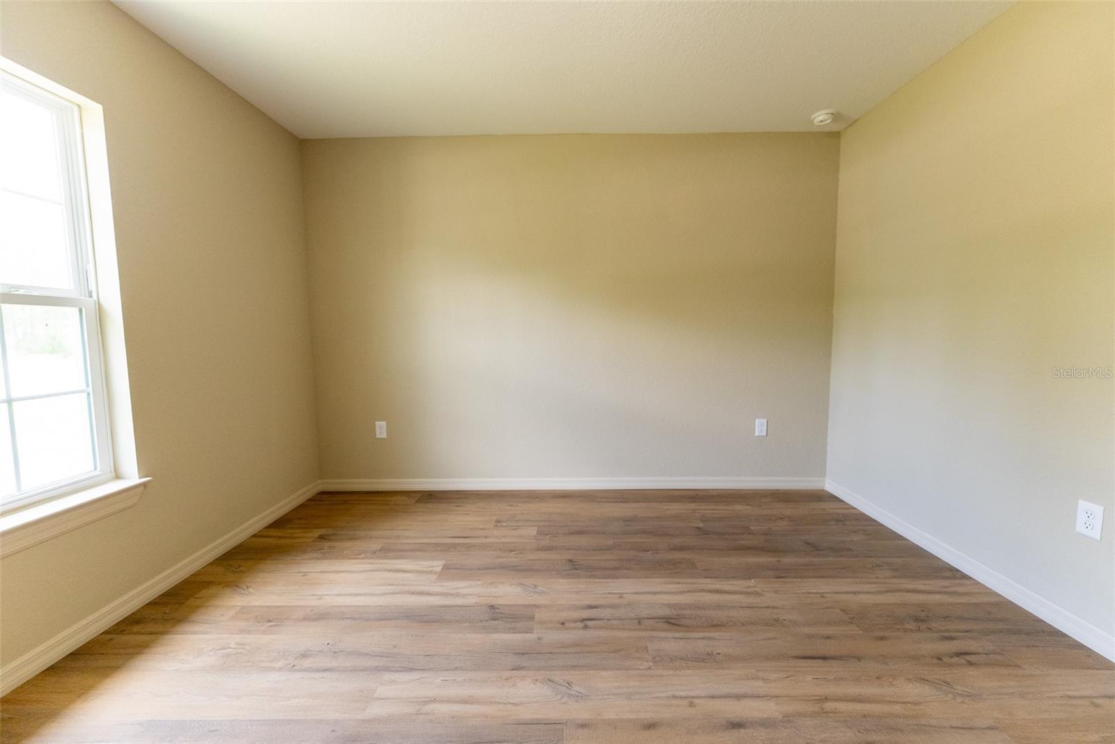 Image 32 of 42 For 7581 Santos Drive