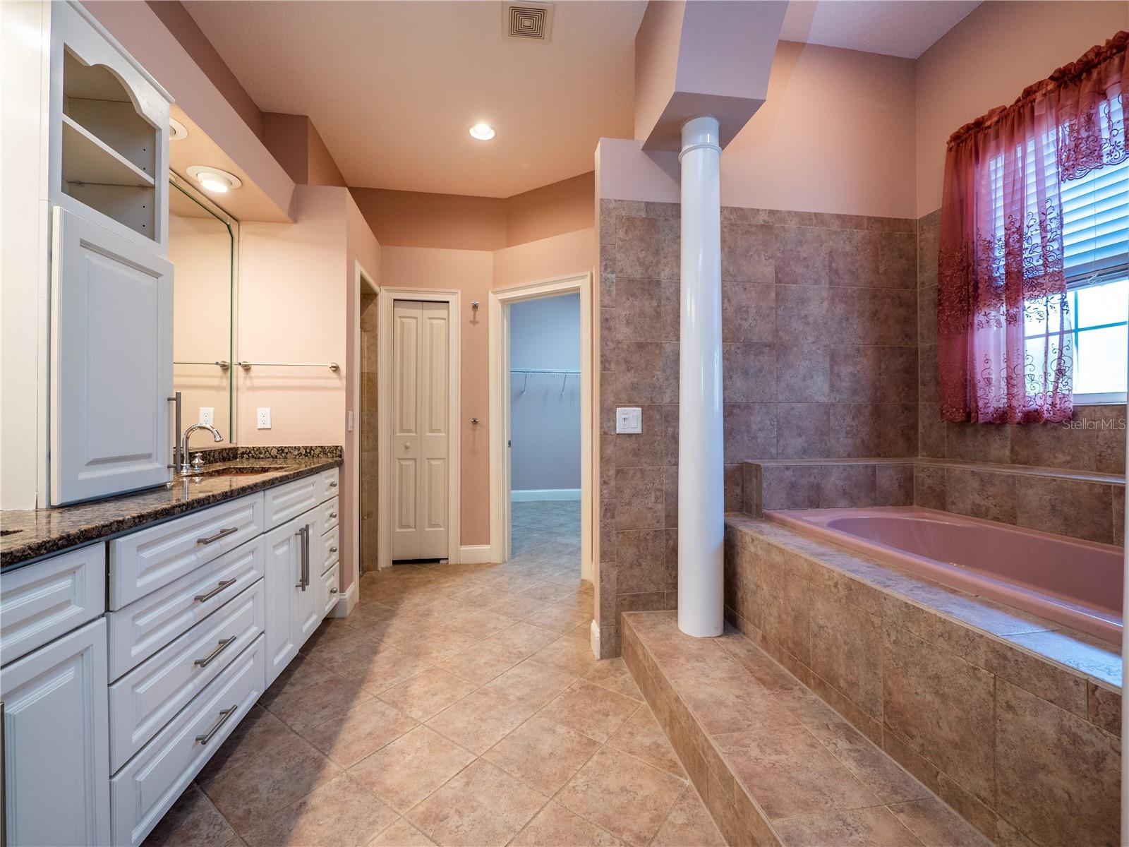 Image 27 of 43 For 1719 27th Place