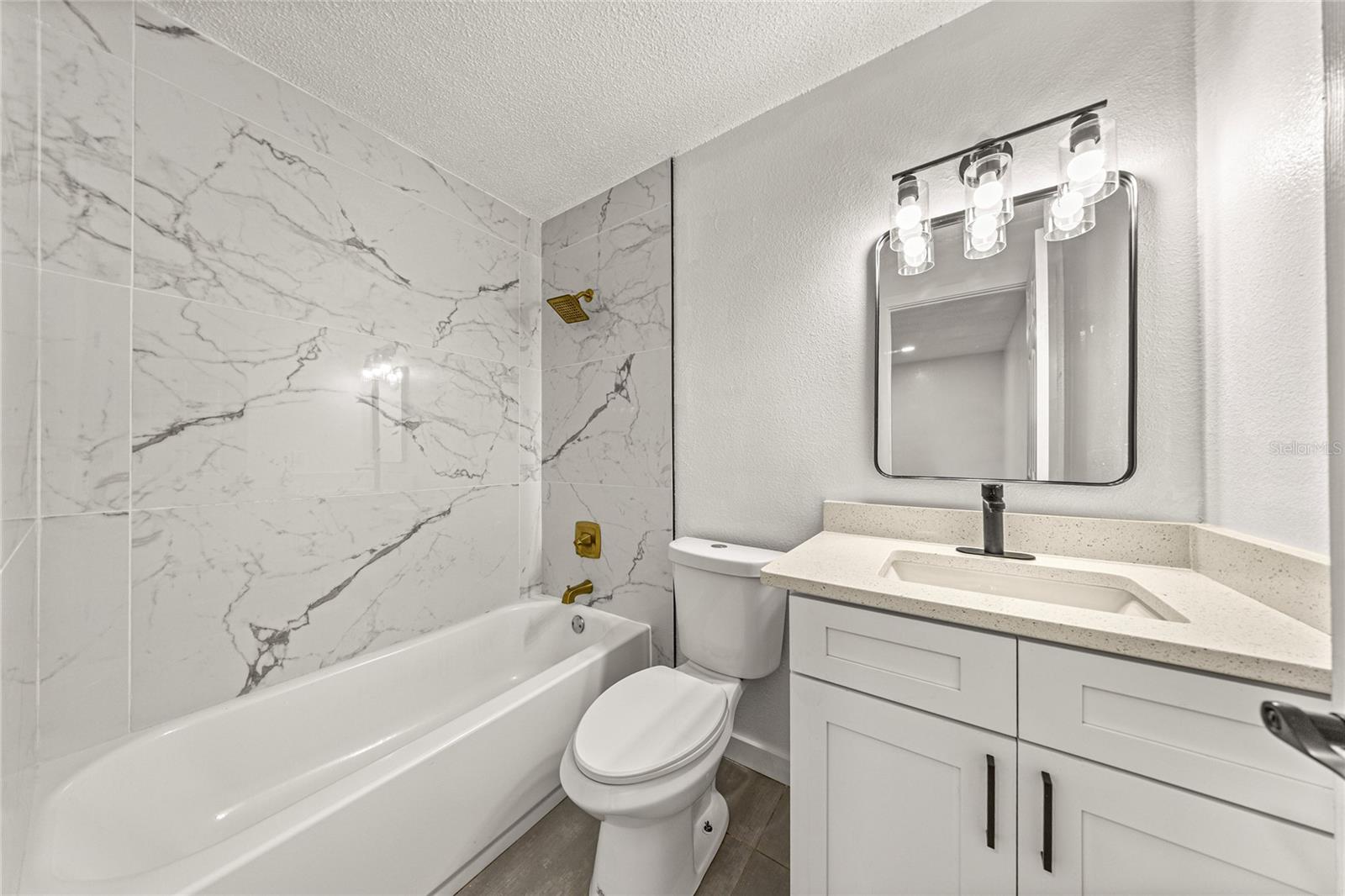 Image 10 of 18 For 5305 28th Lane All Units