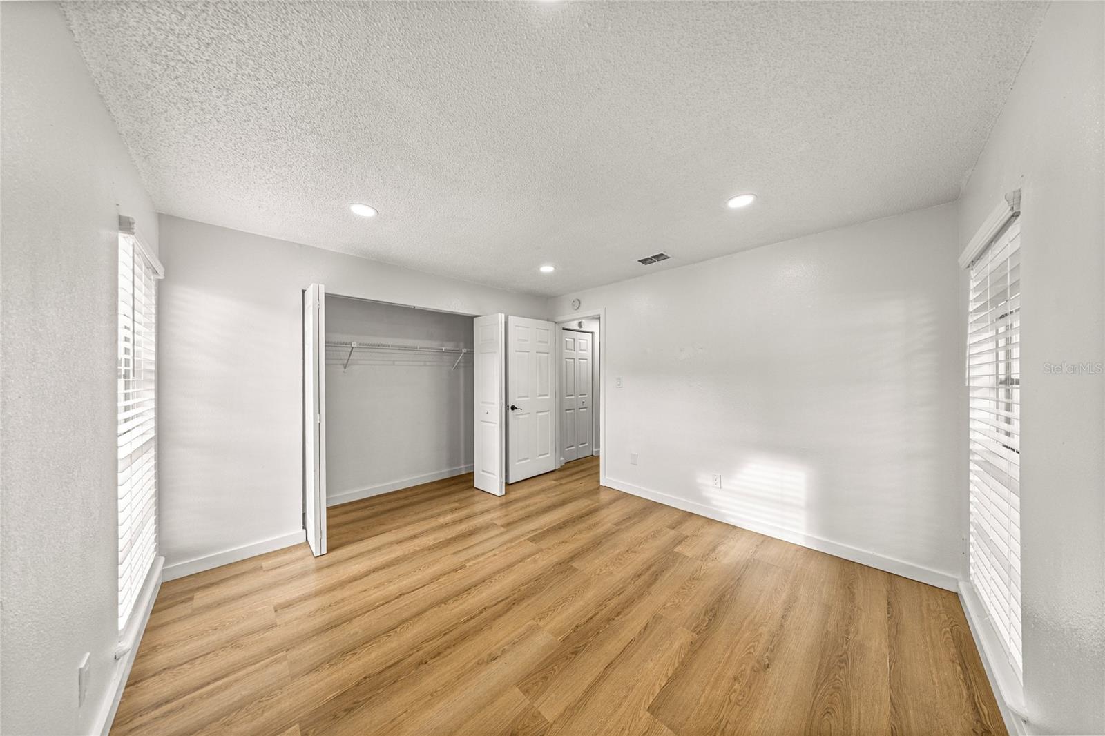 Image 7 of 18 For 5305 28th Lane All Units