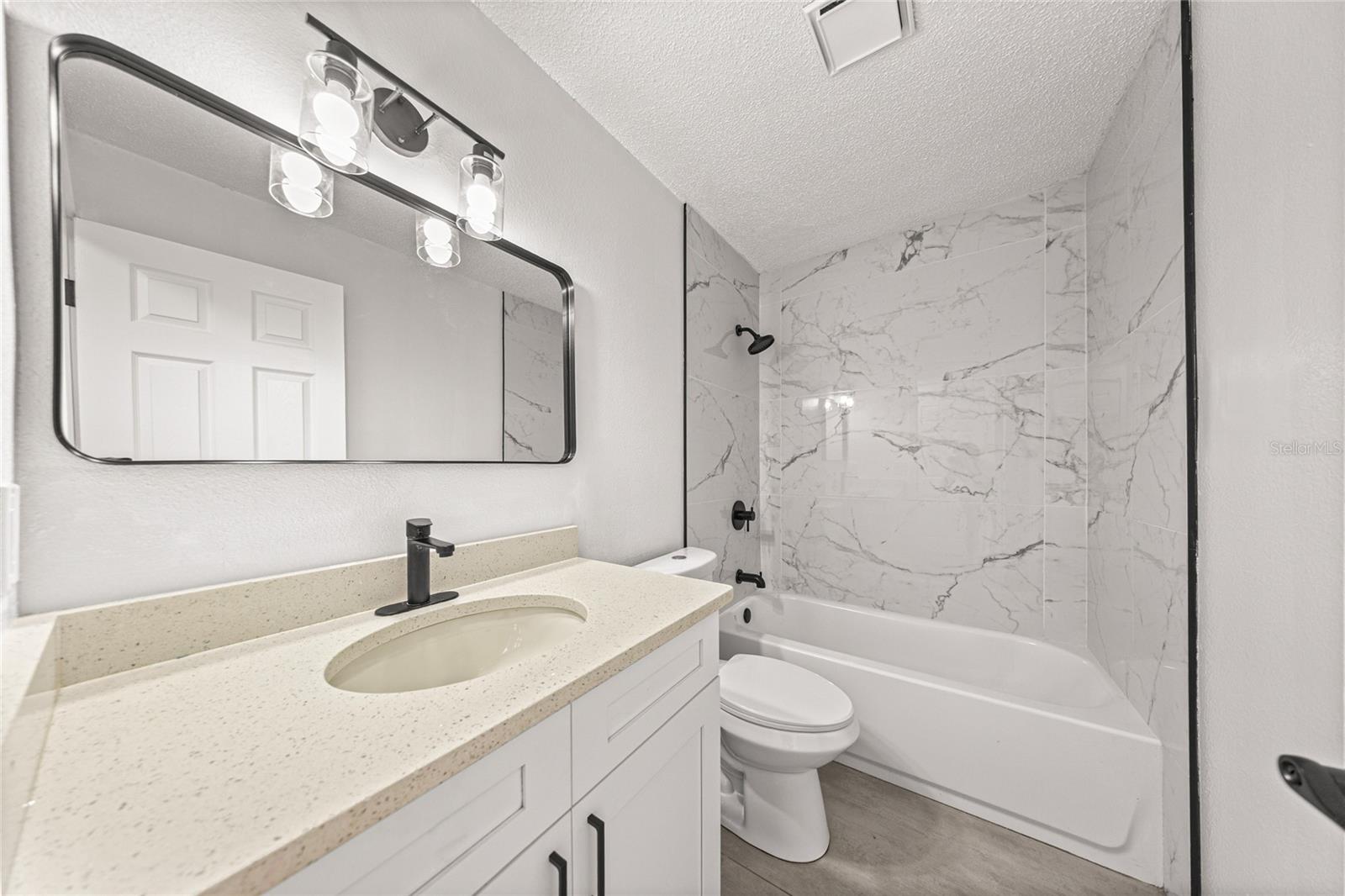 Image 9 of 18 For 5305 28th Lane All Units