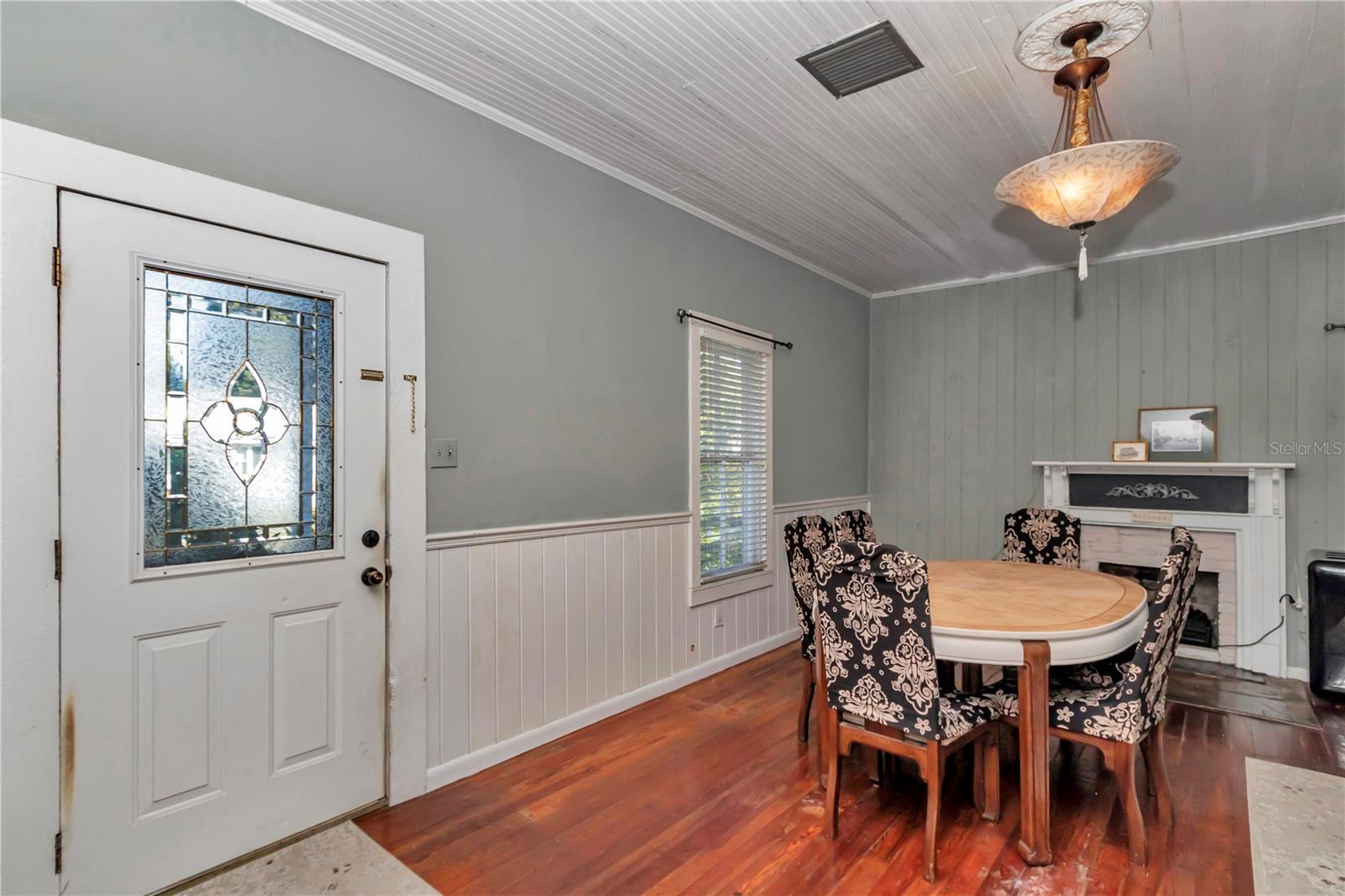 Image 10 of 65 For 20840 Chestnut Street