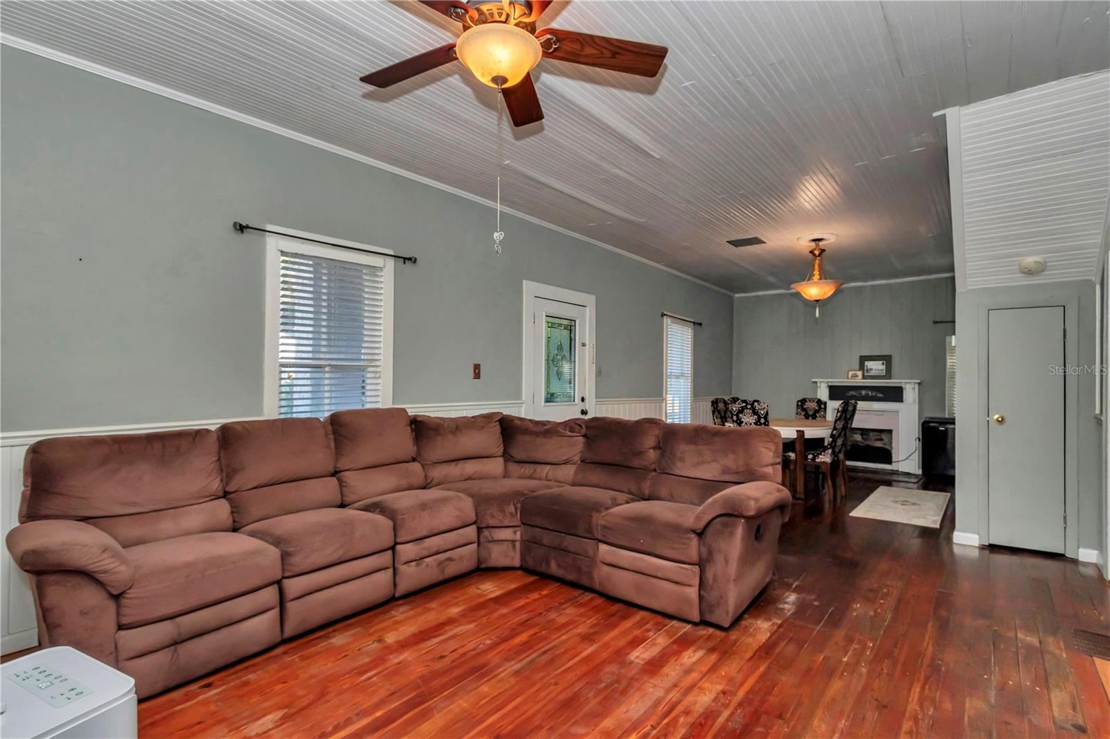 Image 11 of 65 For 20840 Chestnut Street