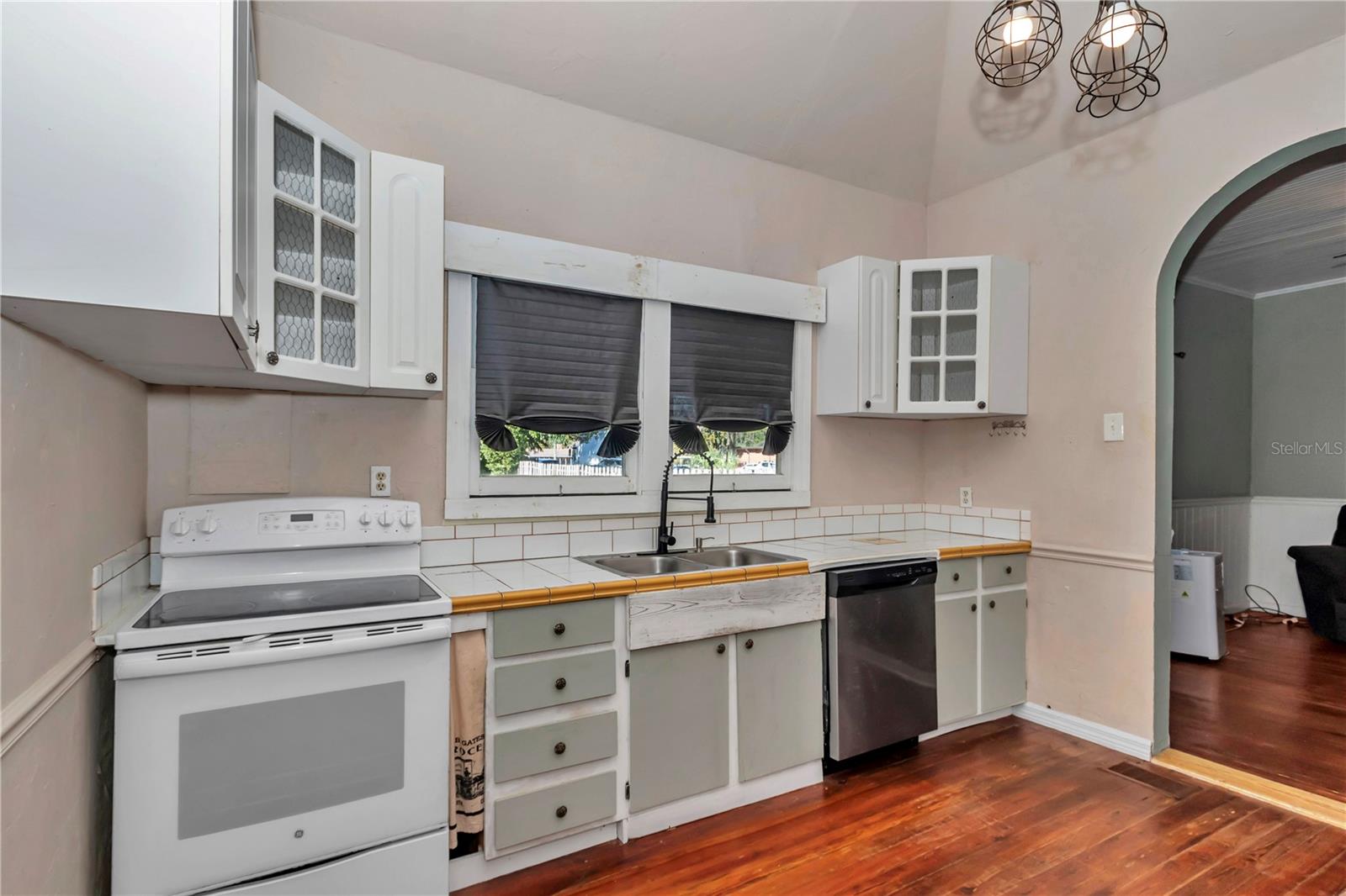 Image 14 of 65 For 20840 Chestnut Street