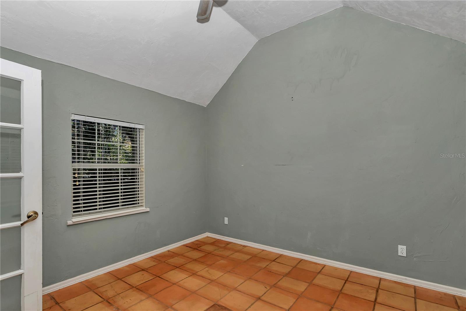 Image 19 of 65 For 20840 Chestnut Street