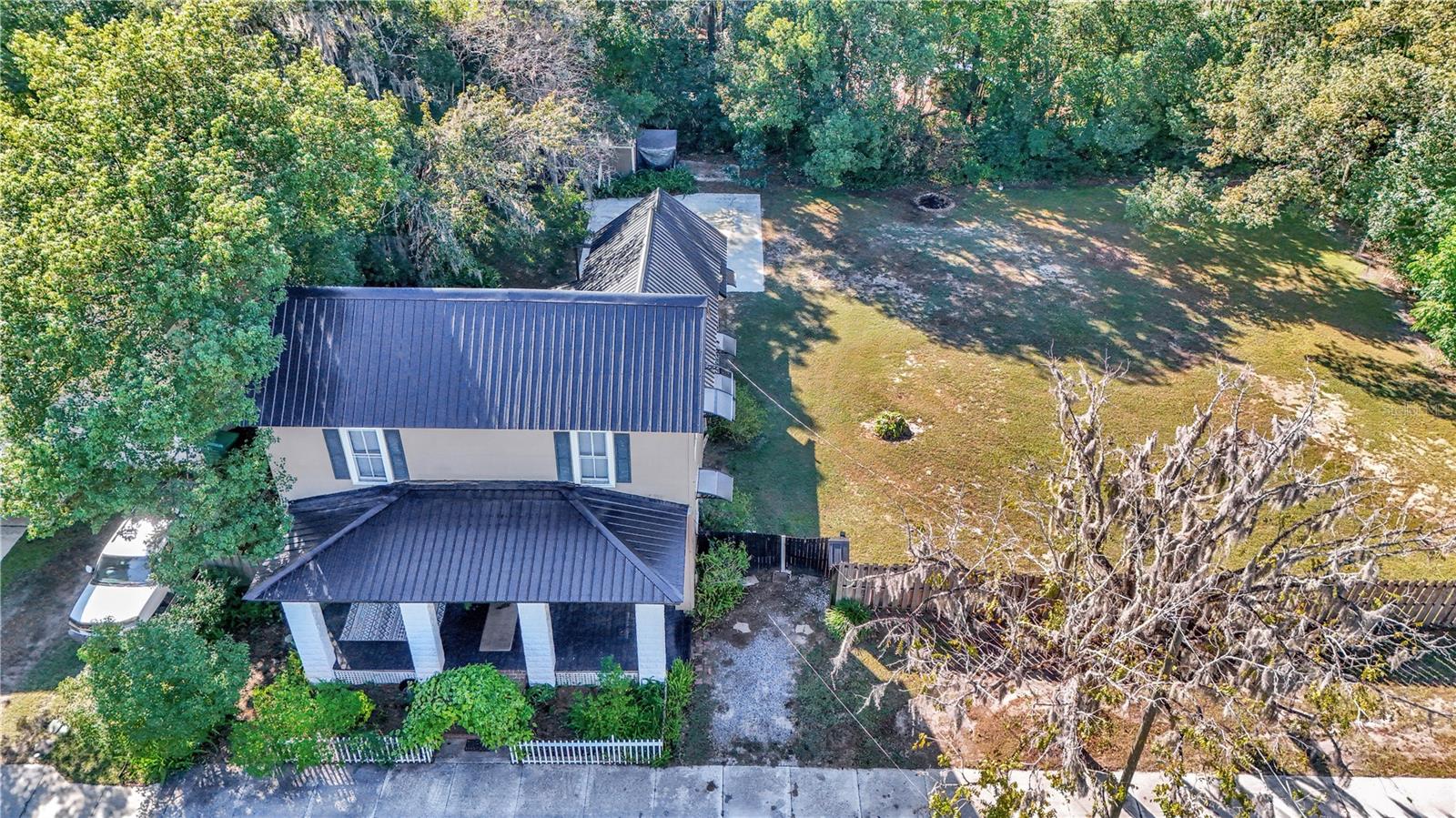 Image 2 of 65 For 20840 Chestnut Street