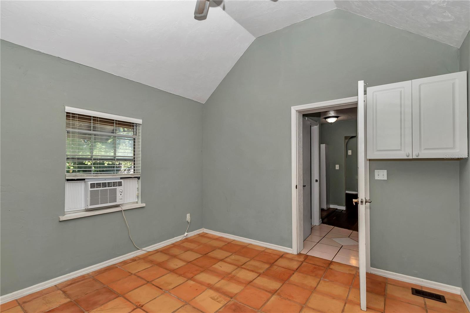 Image 21 of 65 For 20840 Chestnut Street