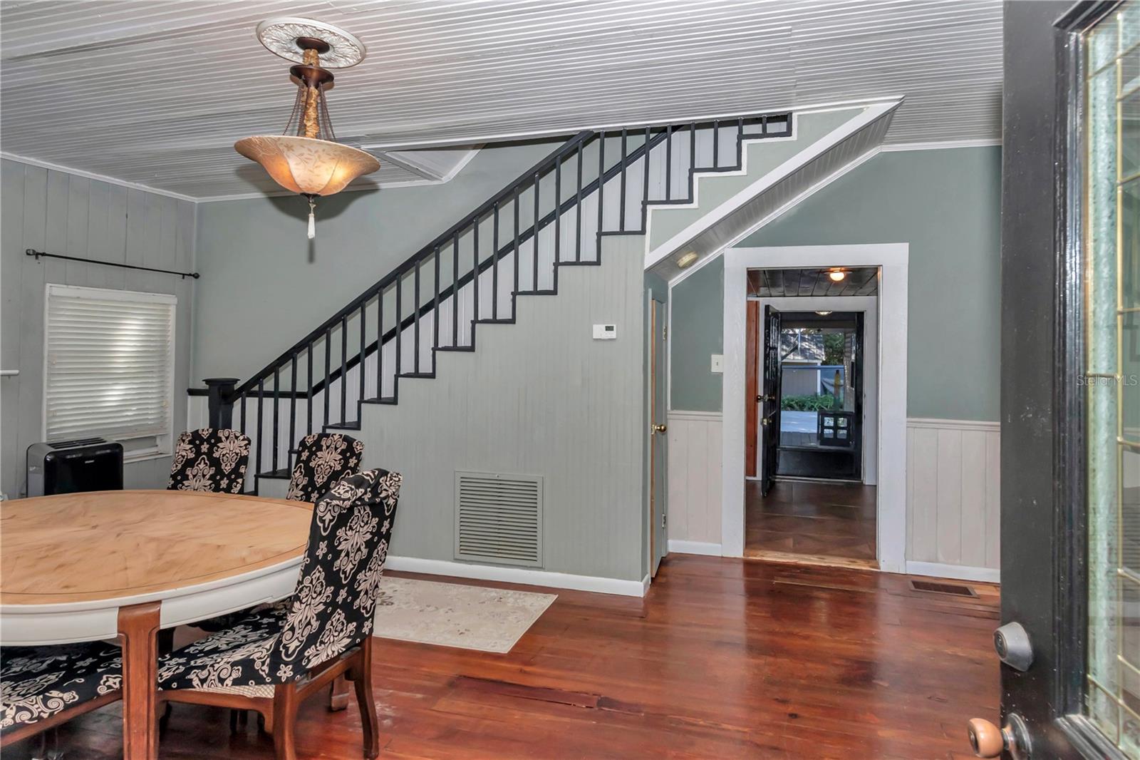 Image 35 of 65 For 20840 Chestnut Street