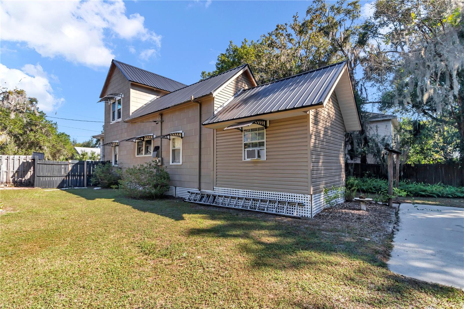 Image 44 of 65 For 20840 Chestnut Street