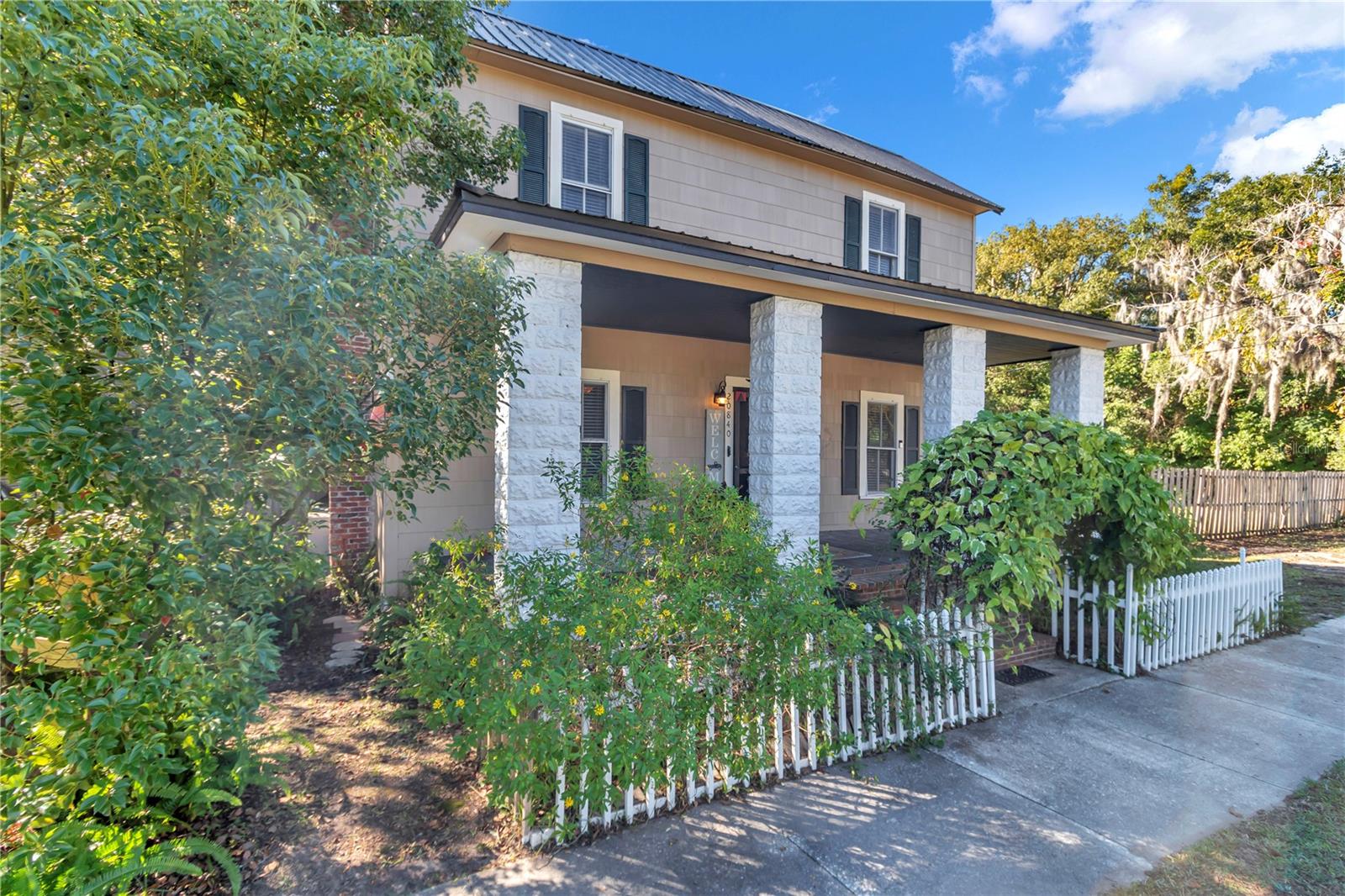 Image 5 of 65 For 20840 Chestnut Street