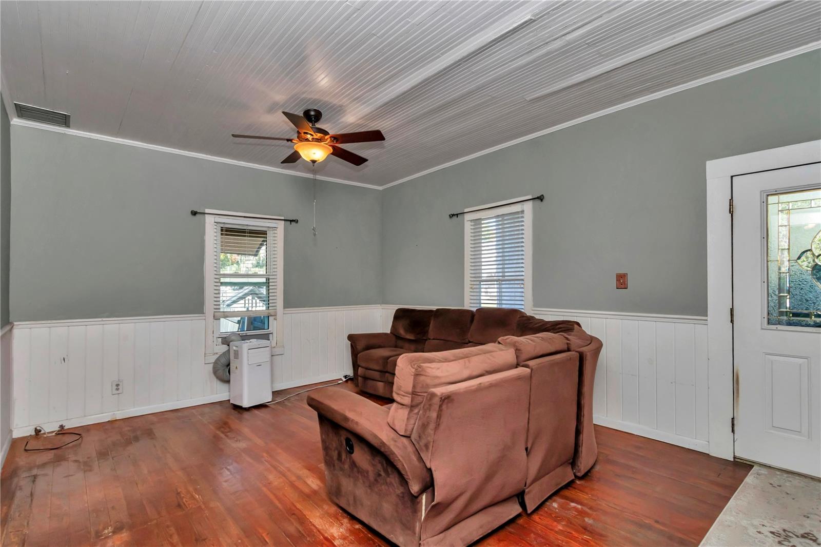 Image 53 of 65 For 20840 Chestnut Street