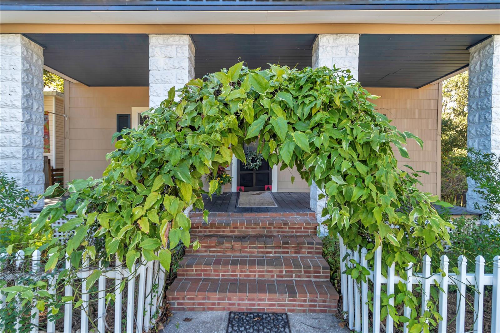 Image 6 of 65 For 20840 Chestnut Street