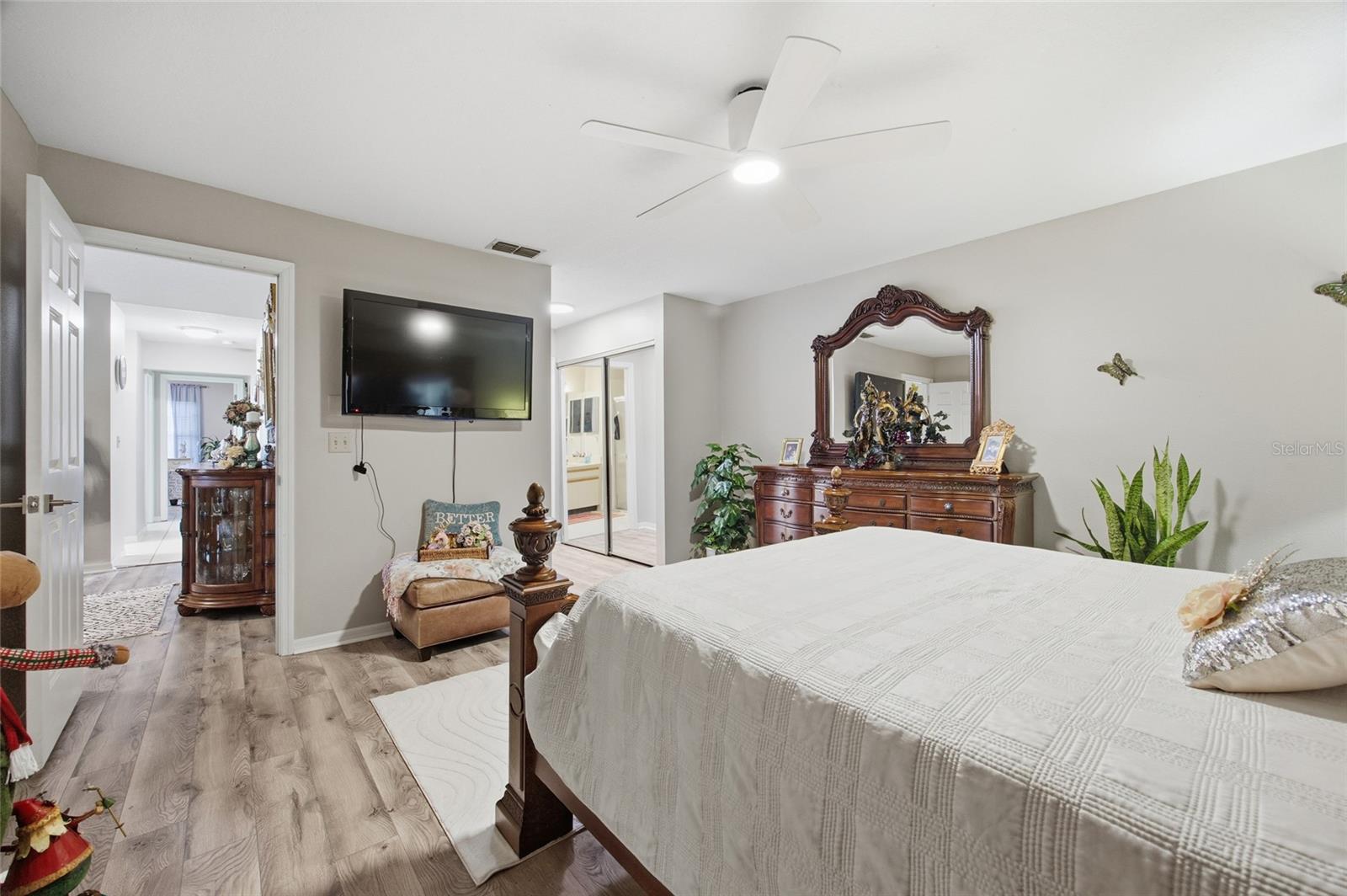 Image 15 of 27 For 2425 20th Court