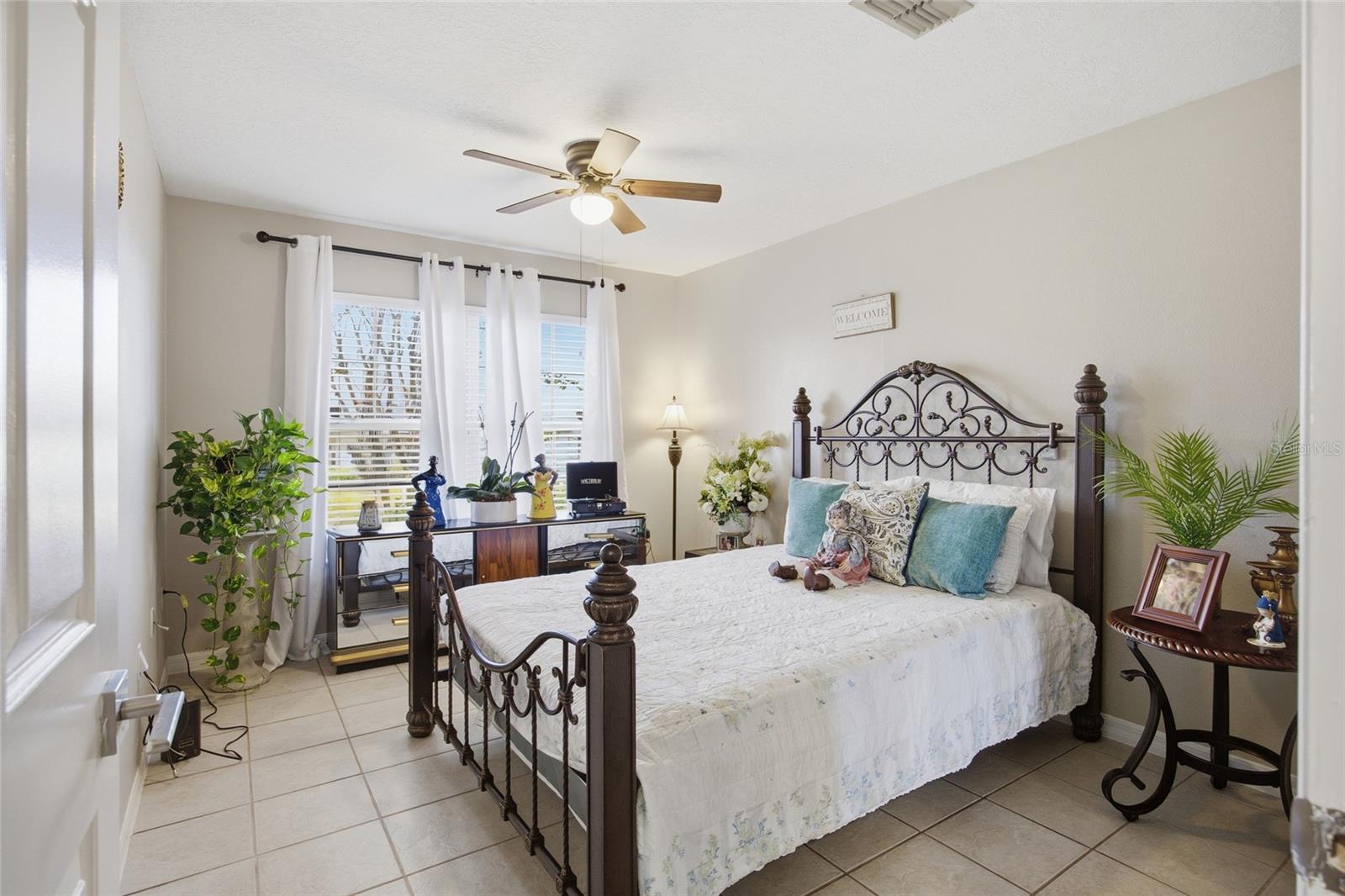 Image 19 of 27 For 2425 20th Court