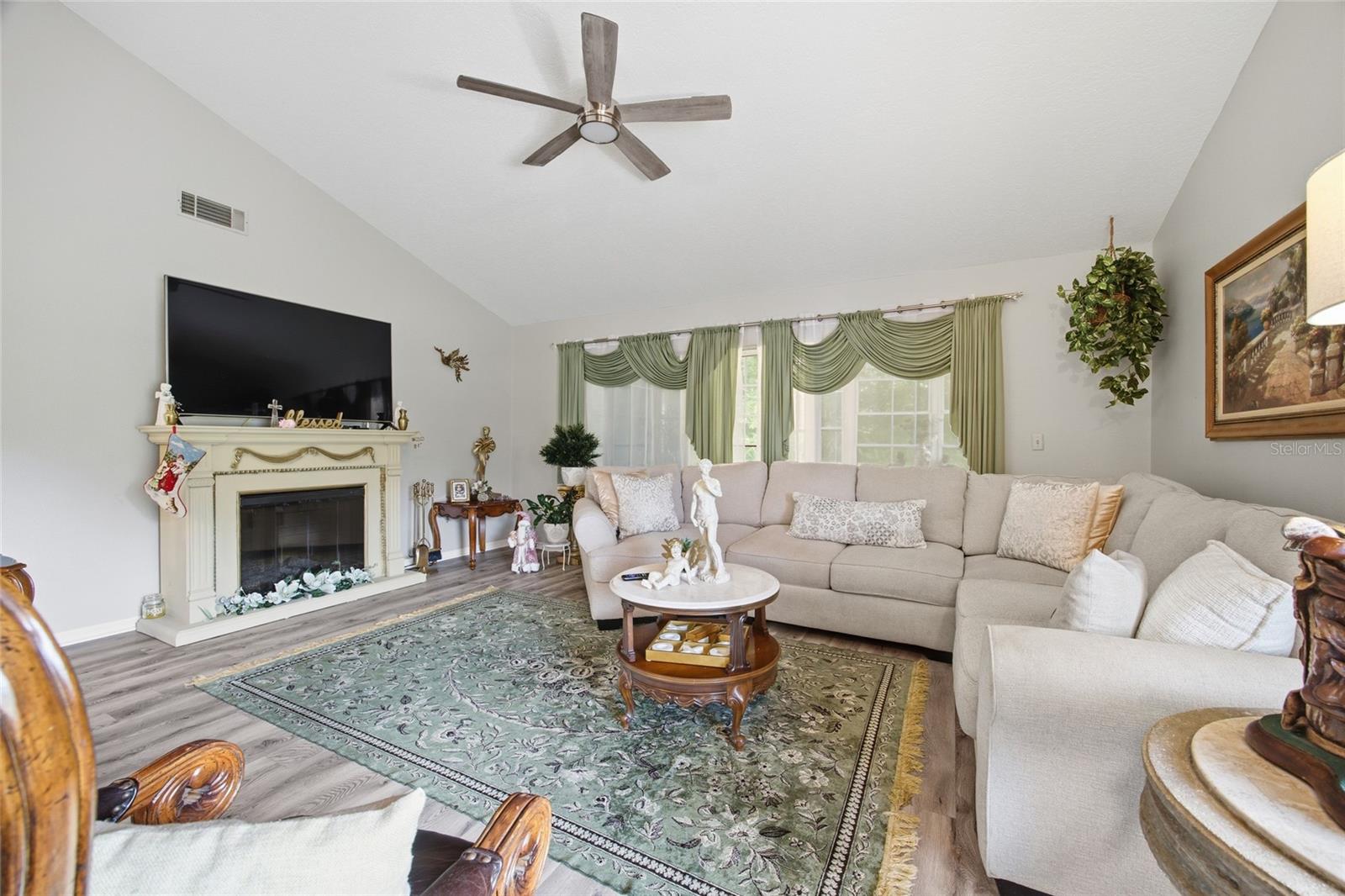 Image 5 of 27 For 2425 20th Court