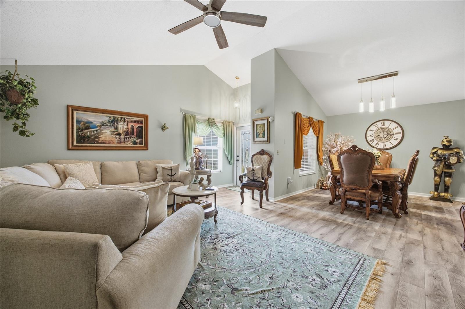 Image 7 of 27 For 2425 20th Court