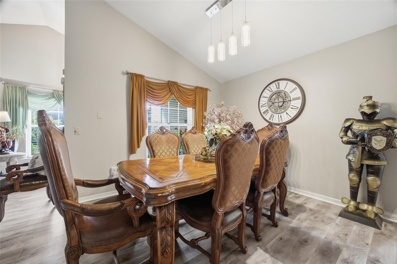 Image 8 of 27 For 2425 20th Court