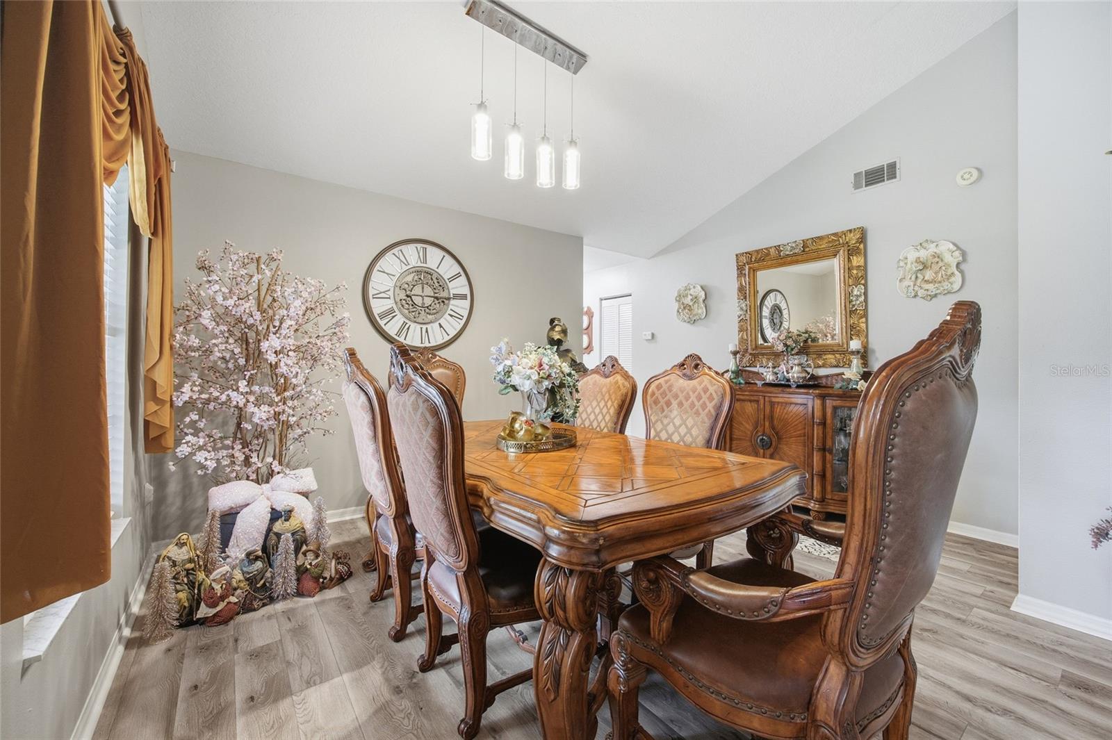 Image 9 of 27 For 2425 20th Court